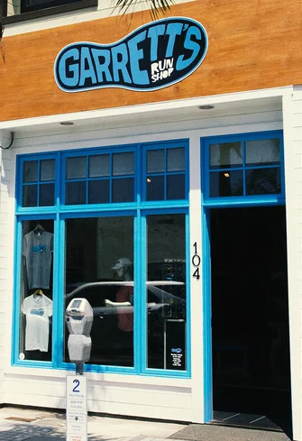 Garrett's Run Shop Storefront Signage