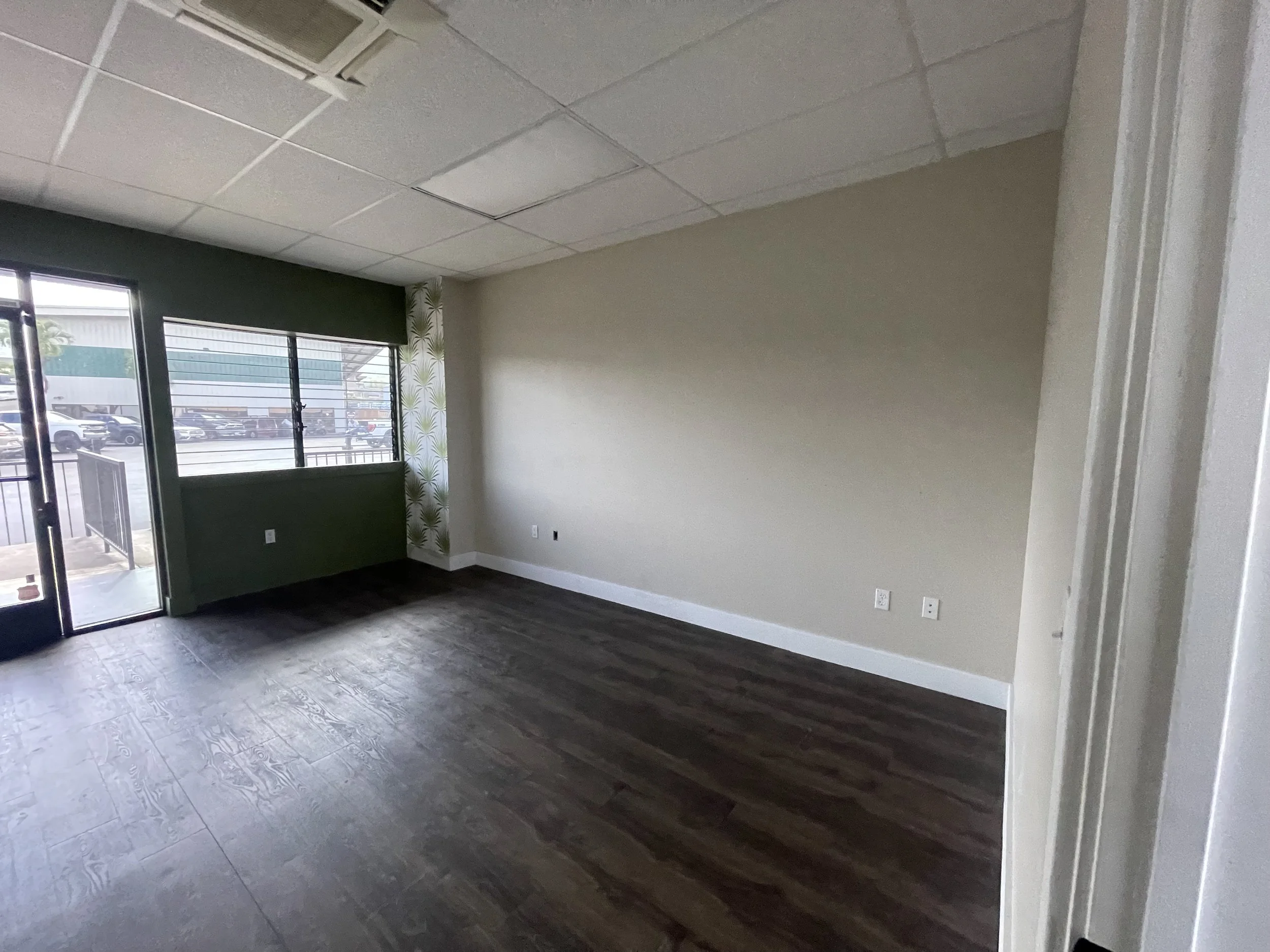 Back room - right.jpeg