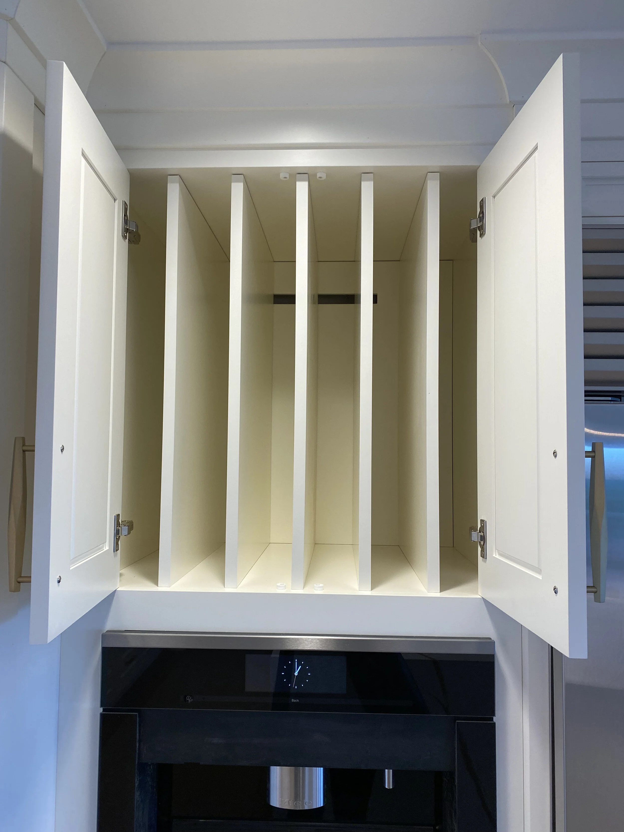 removable tray dividers