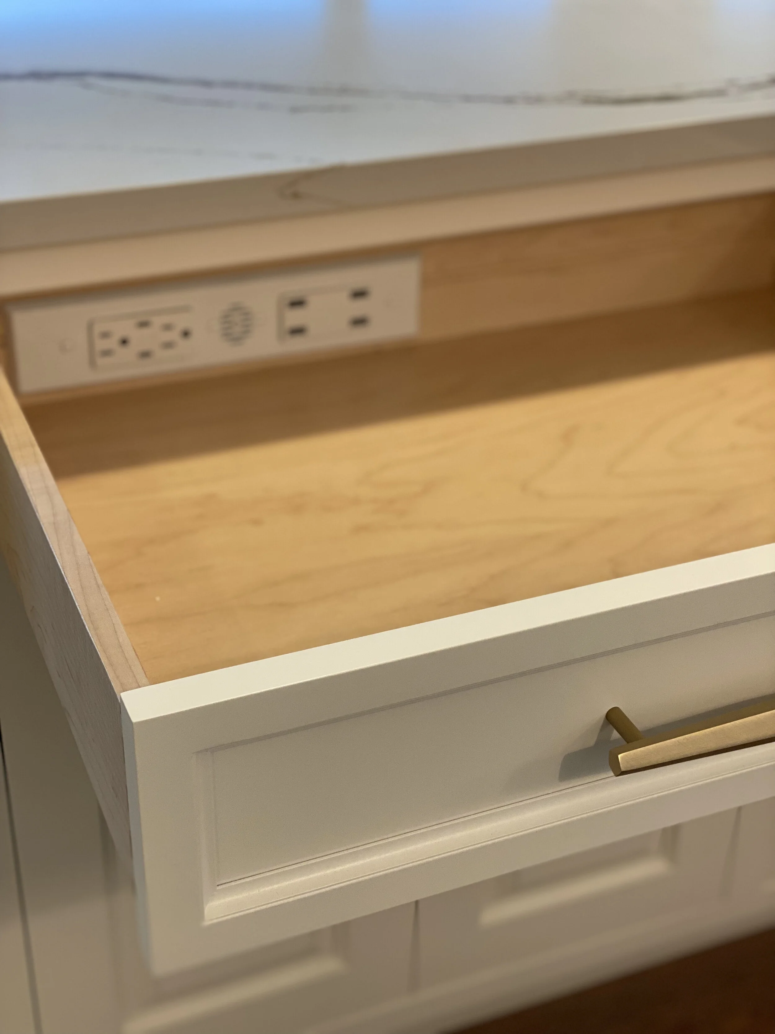 docking drawer, outlet station