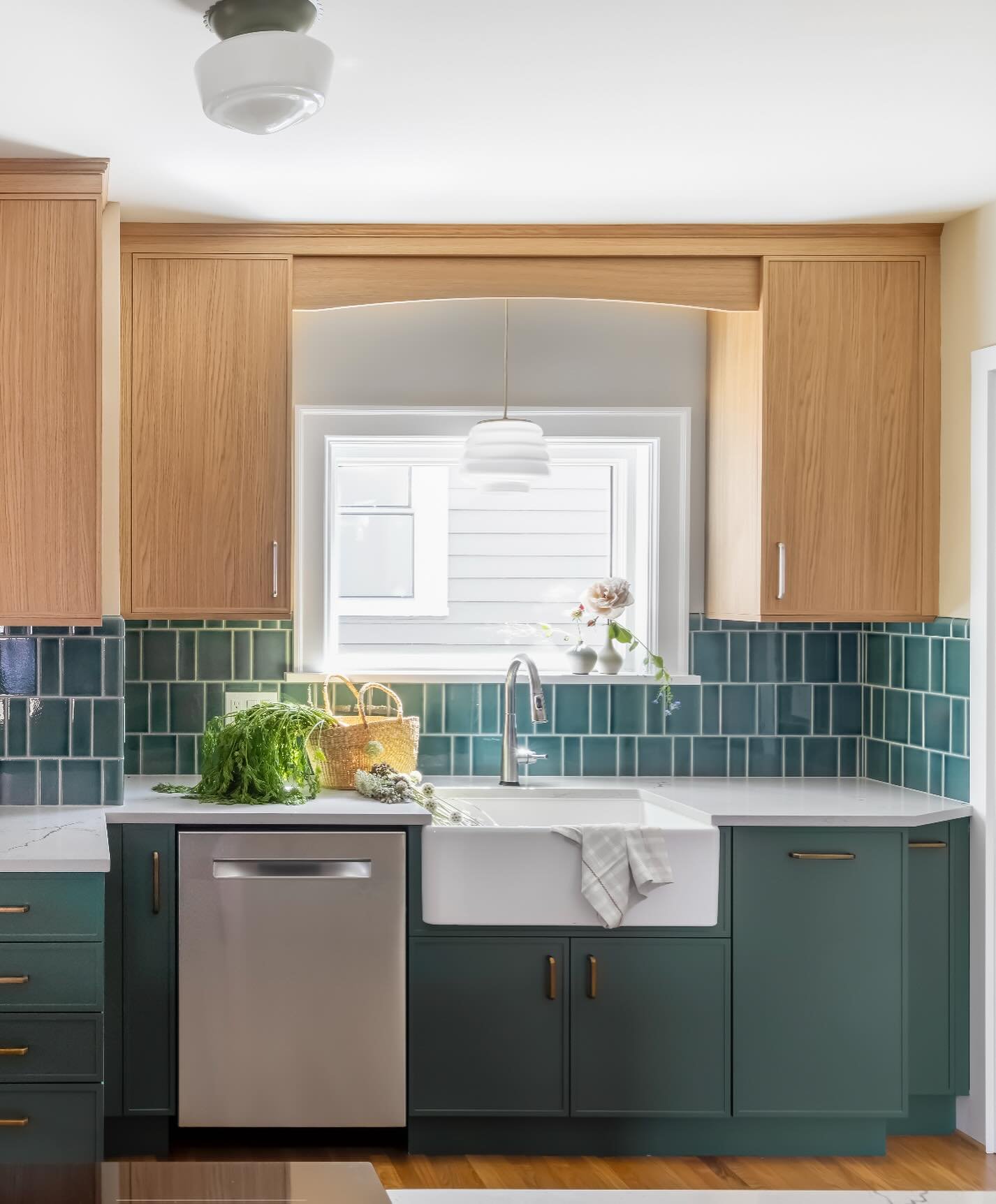 Loving the clients who go for the colorful combinations. Try being anything but happy in this kitchen 🥰 

Design &amp; Build @jackson_designbuild 
Cabinetry @designloveseattle 
Photo @westudiophoto 

#cabinetdesign #colorfulcabinets #kitchencabinets
