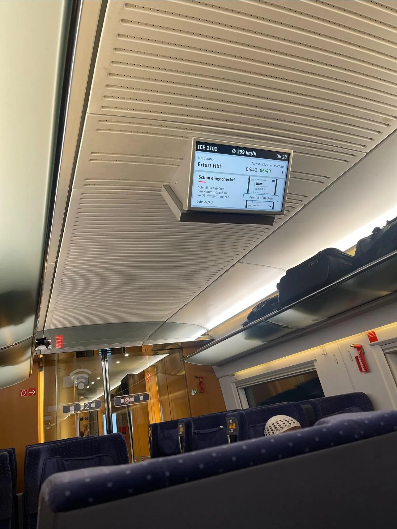 T&auml;n&auml;&auml;n huukan ylinopeutta. Onneksi t&auml;&auml; on juna 🚂