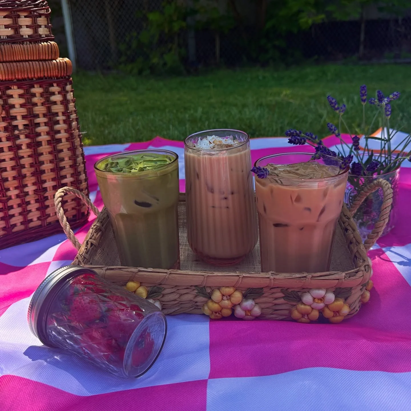 We&rsquo;re craving strawberry matcha 🍵 🍓 What are you gonna get? 😋