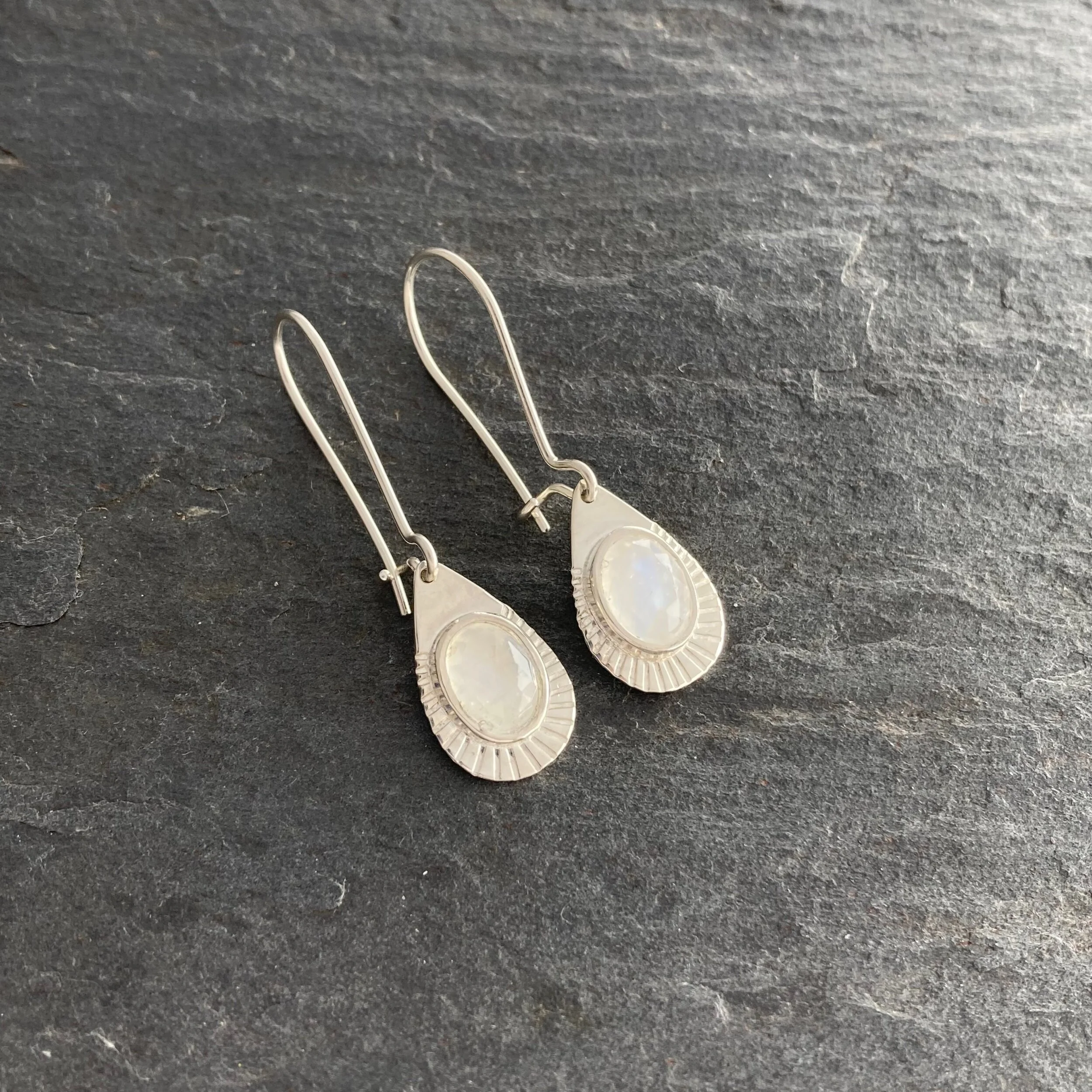 FDCD6523-13E1-4FE8-9841-924A13169055