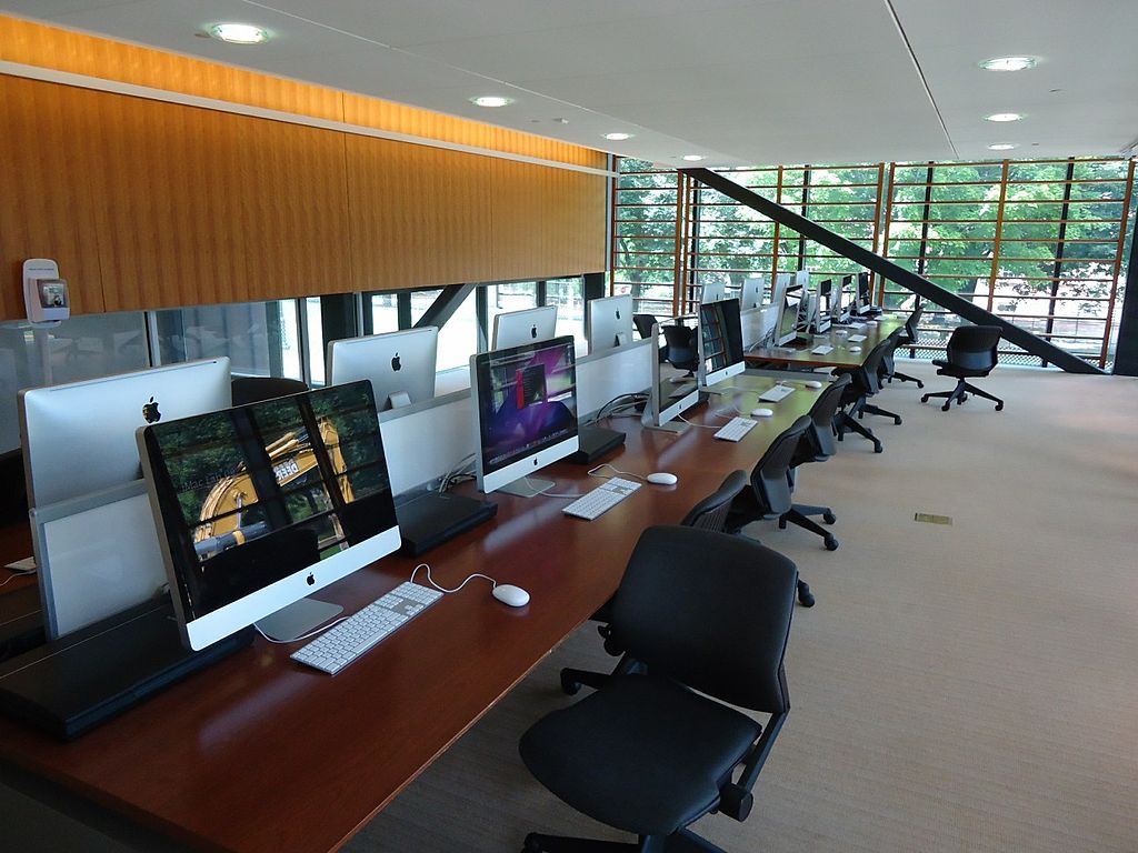 1024px-Lafayette_College_Easton_PA_64_Skillman_Library_computer_stations.jpg