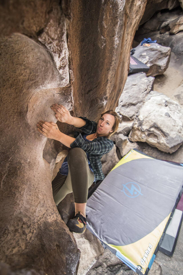 hueco tanks bouldering tours