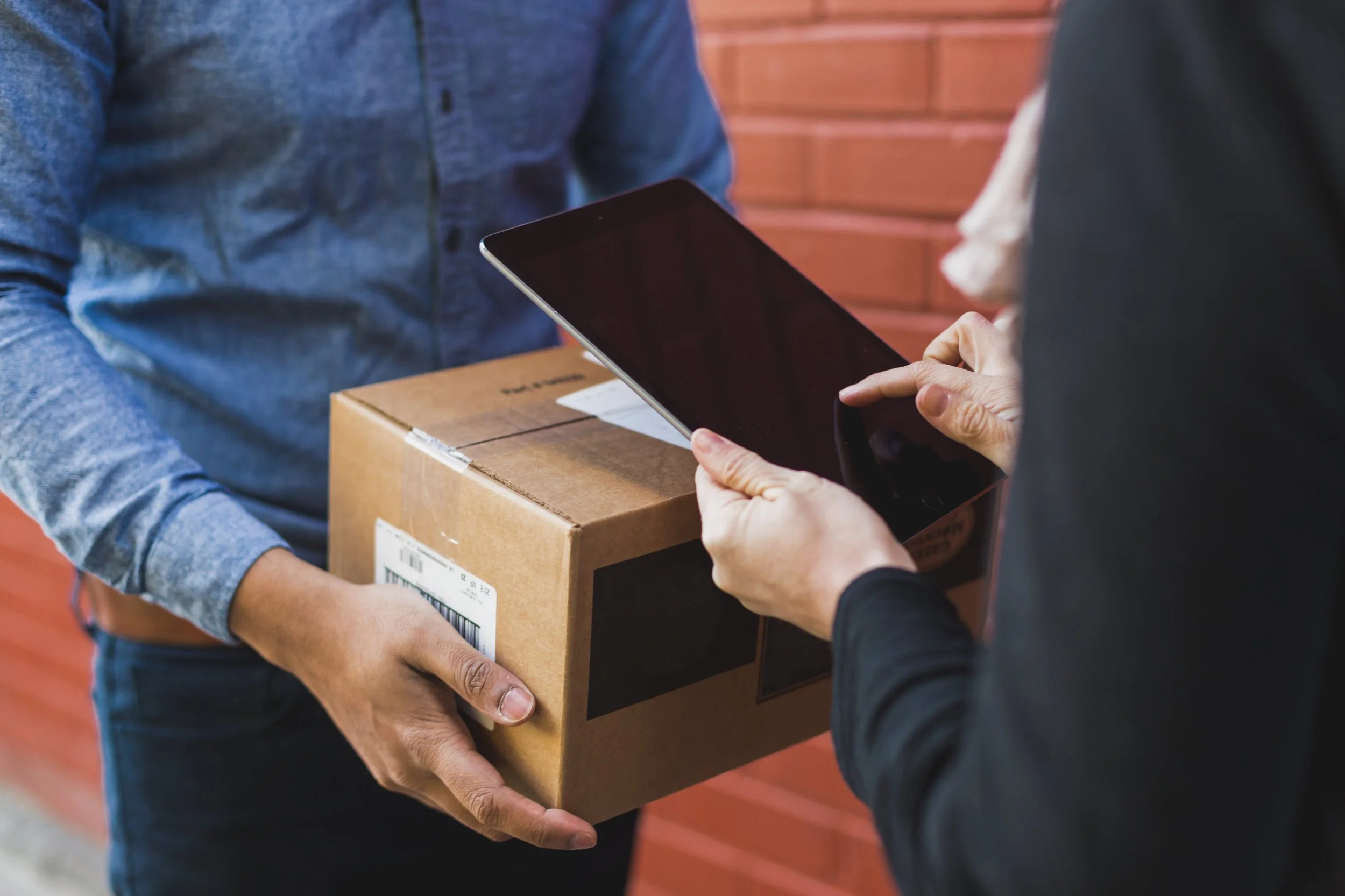 receiving-shipping-box-on-ipad.jpg