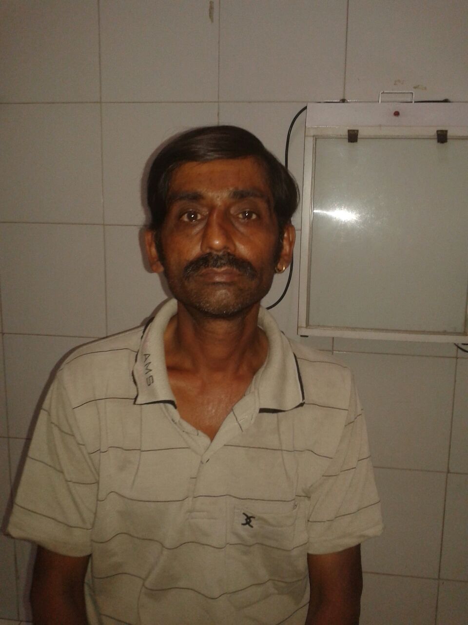 Meet Bithu. He is 40 years old and experiences chronic pain in his lower spine. We diagnosed him with Pott's disease. His brother passed away from Hepatitis C one year ago.