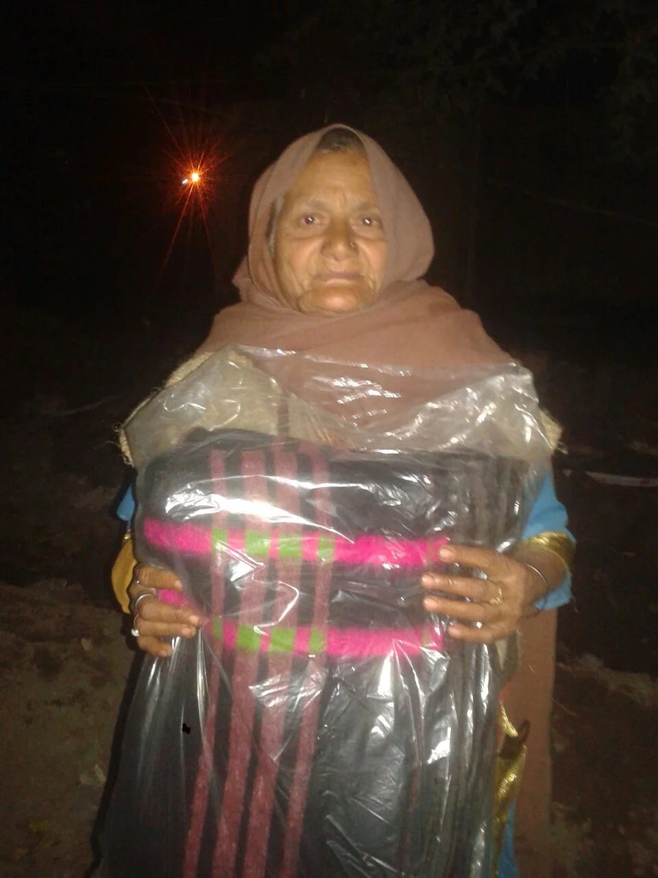 This is Ria and she is 40 years old. She did not know that organizations like IndoRelief existed. We told her about our other projects and encouraged her to come. 