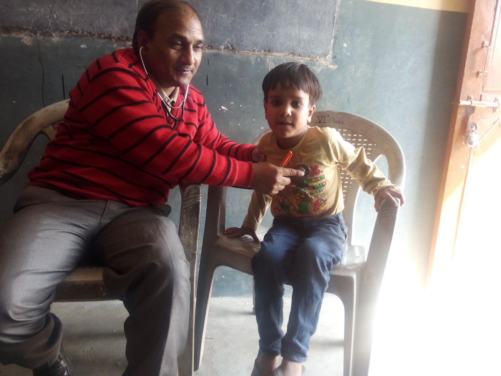 Meet Chirag. He is 4 years old. This is his first visit with a physician. He liked listening to his heartbeat through the stethoscope. 