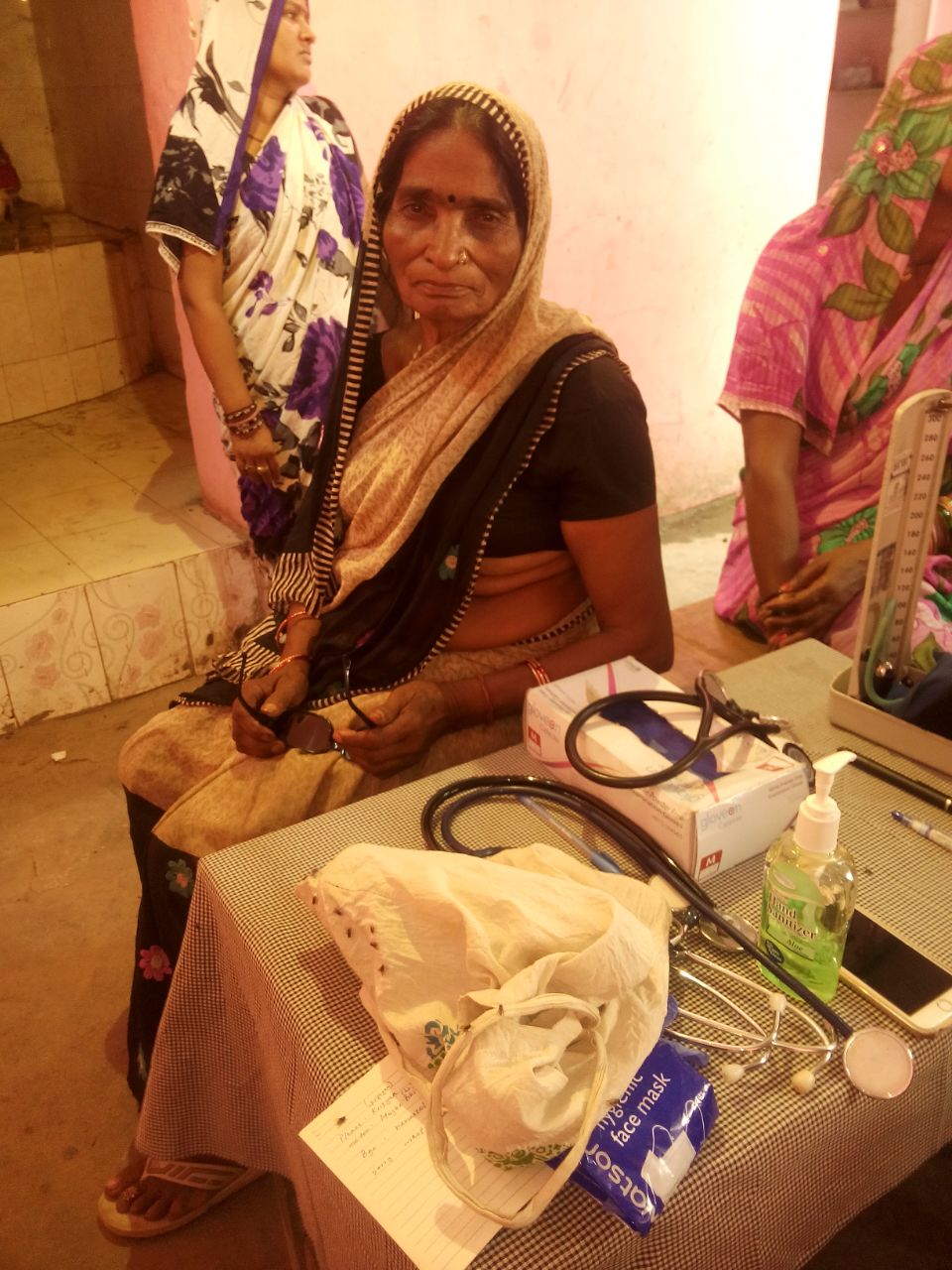 This is Malti. She is 77 years old. She has a cataract in her left eye. 