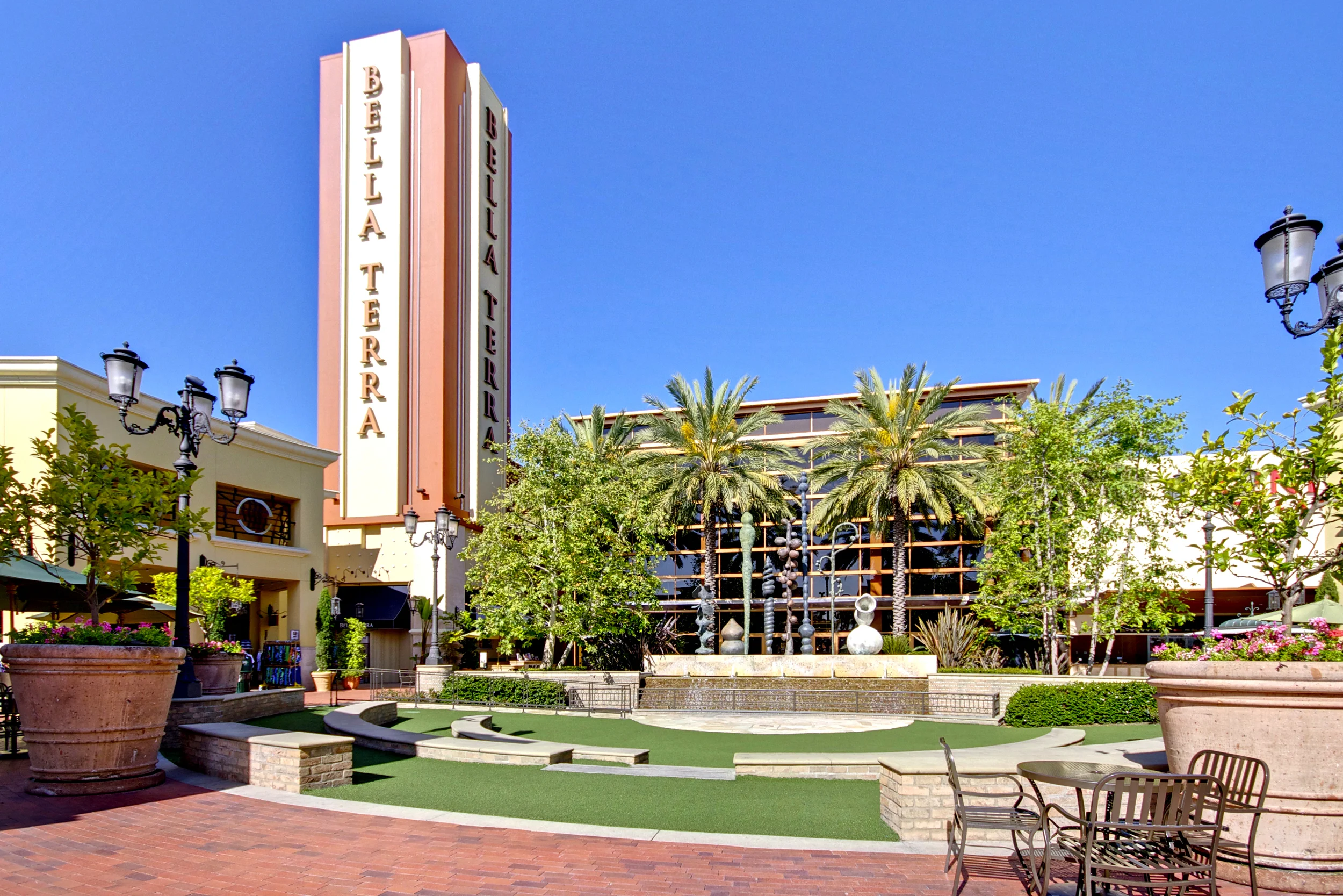 Coast Business139.jpg