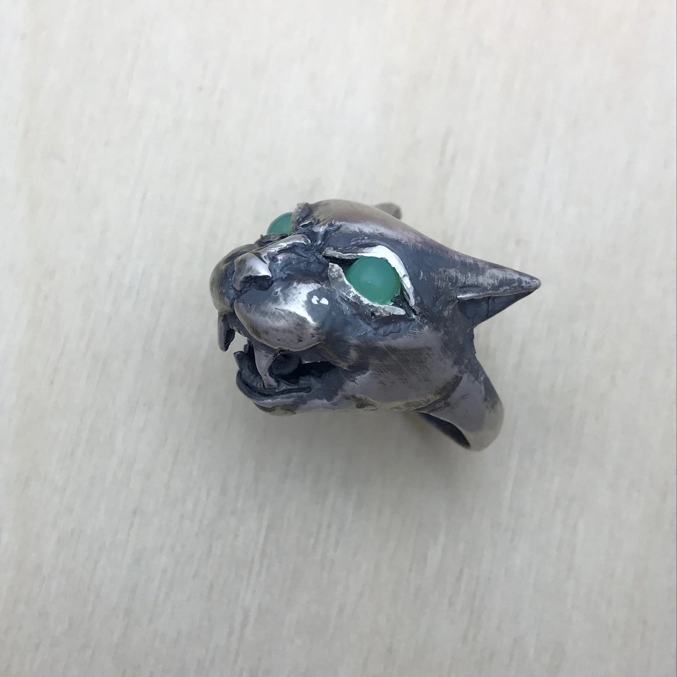Hissing Angry Cat Ring in Sterling Silver with Chrysoprase Eyes