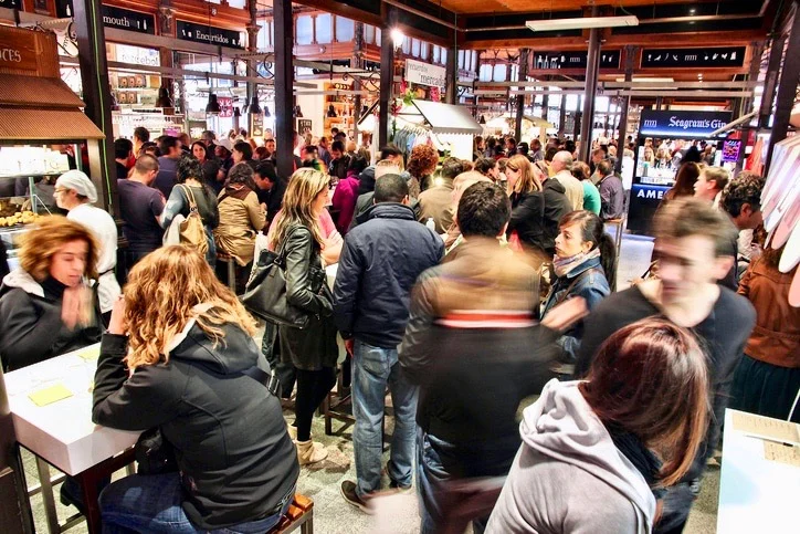 Busy restaurant.jpeg