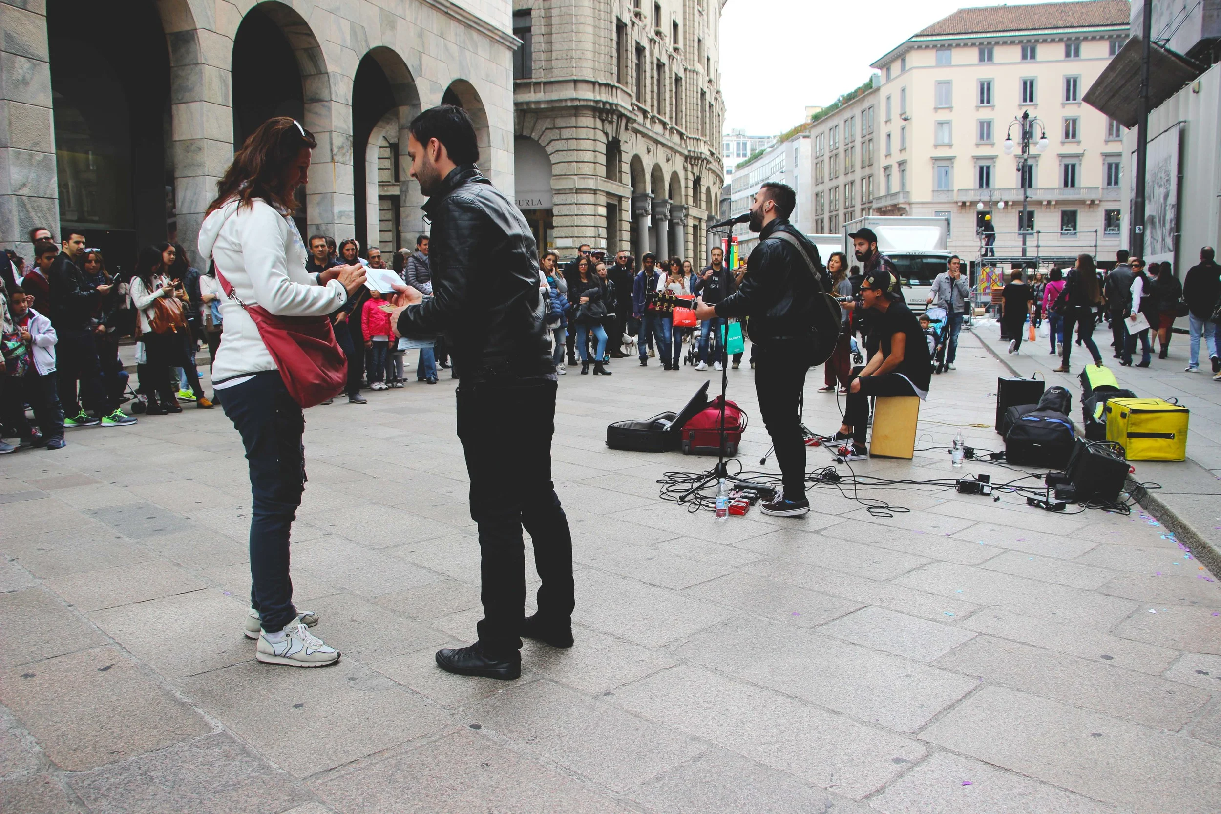 Wonderful band performing right outside the Duomo. They did some beautiful covers of Snow Patrol's "If I Lay Here" and Jason Mraz's "I'm Yours."