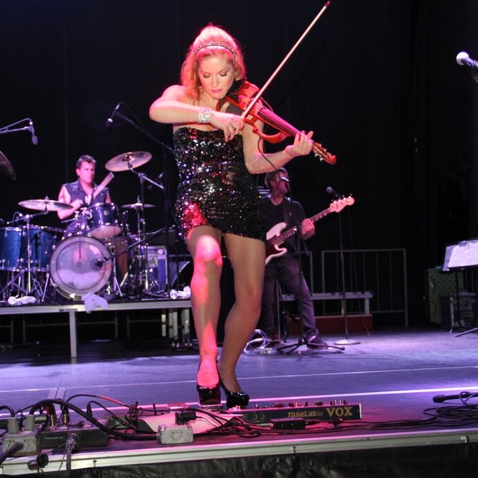 Violin Femmes of Bella Electric Strings Performing for the USO in GTMO (Cuba) 2015