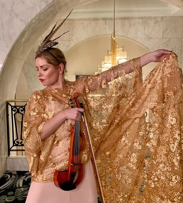 I miss performing!! And costumes, MUA... AND TRAVELING! I miss my LIFE! 📸: @shakeyobonbon