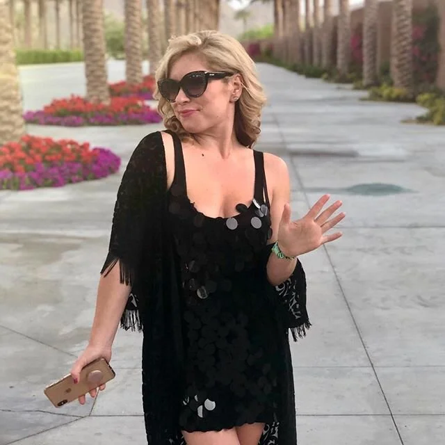 This pic sums up the year of Brittany bossing around the strings 🎻 behind the scenes. 🤣🤣