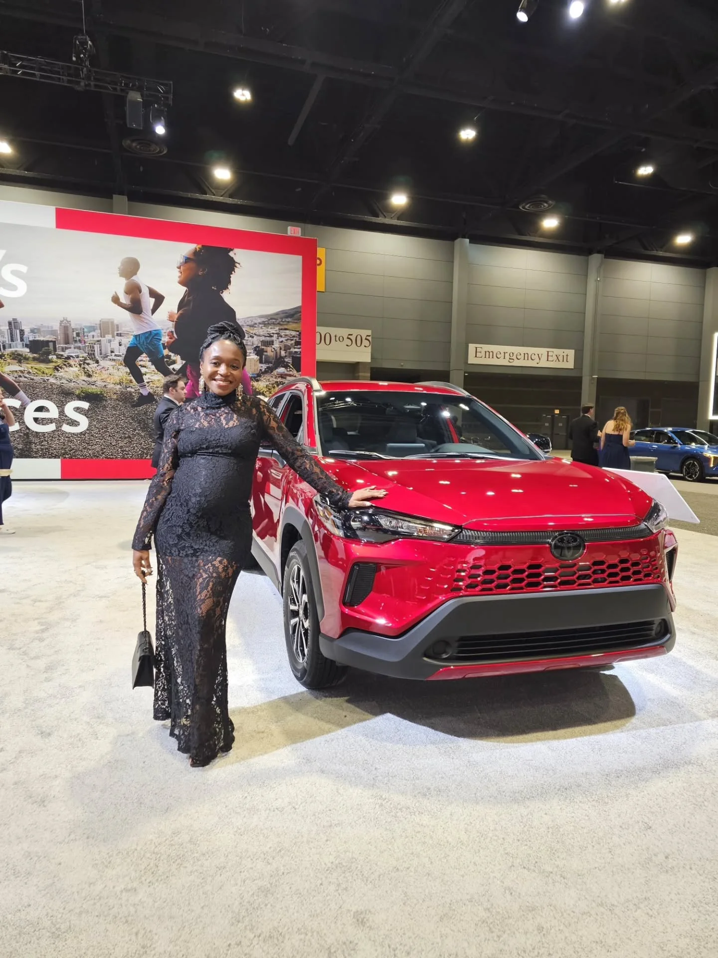 🛫Fly to Chicago with my love
💃🏾Get dressed up for a gala
🤼&zwj;♀️Frolic with my favorite girl and bump twin🤰🏾 @ashleyyy.opal 

✔️✔️✔️February is off to a great start!