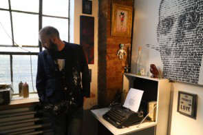  DavidHollier.org Originally from Wolverhampton, England, Hollier has been living and working in Brooklyn, New York since 2002. He has exhibited in solo and group shows/art fairs in both the United States and abroad. He divides his time between painting and teaching at The New School in New York City. Hollier’s current collection is entitled ‘ Imago Verbosa’ and depicts a series of formidable and iconic images created entirely of text and words in the form of verse or prose. The works are individually hand painted in Acrylic and Ink, or typed on a vintage typewriter.