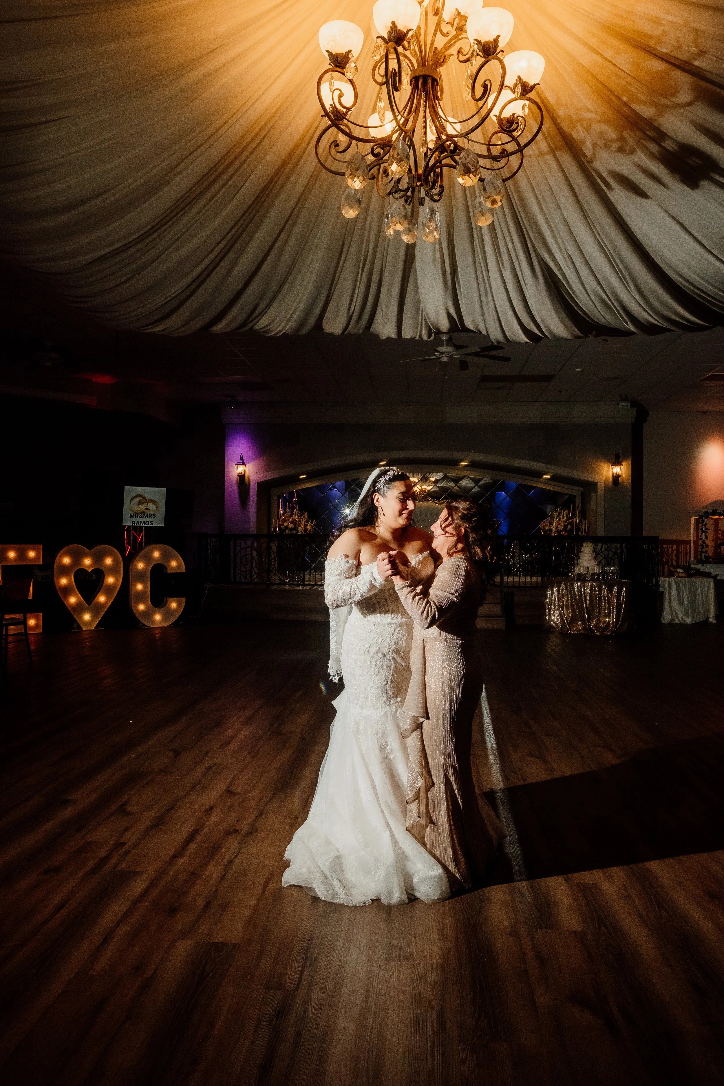 Wedding Day E+C 394.jpg