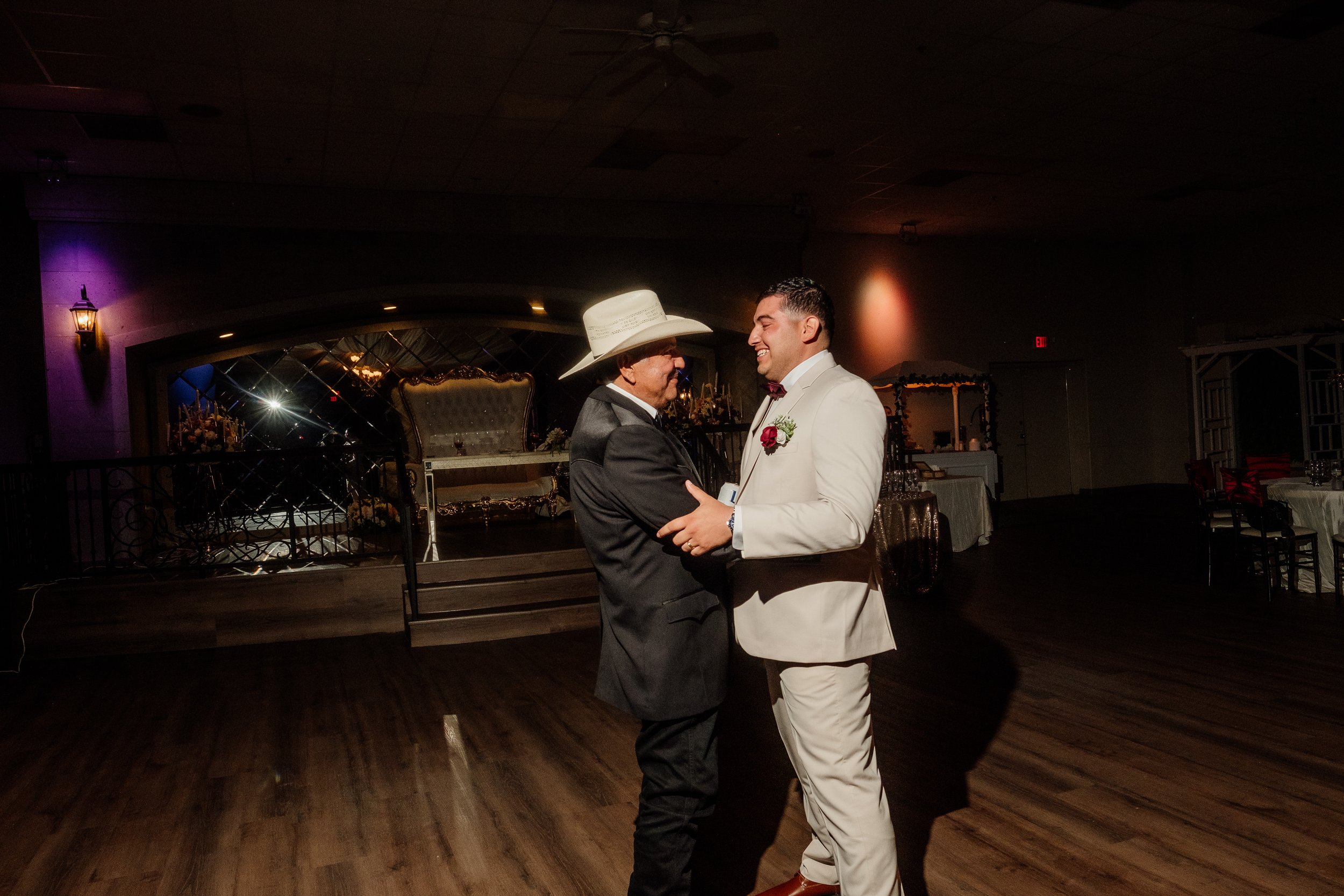 Wedding Day E+C 438.jpg