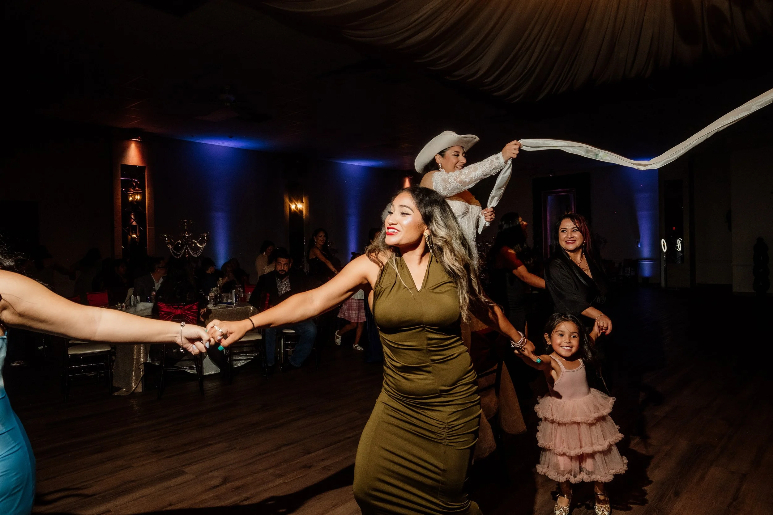 Wedding Day E+C 588.jpg