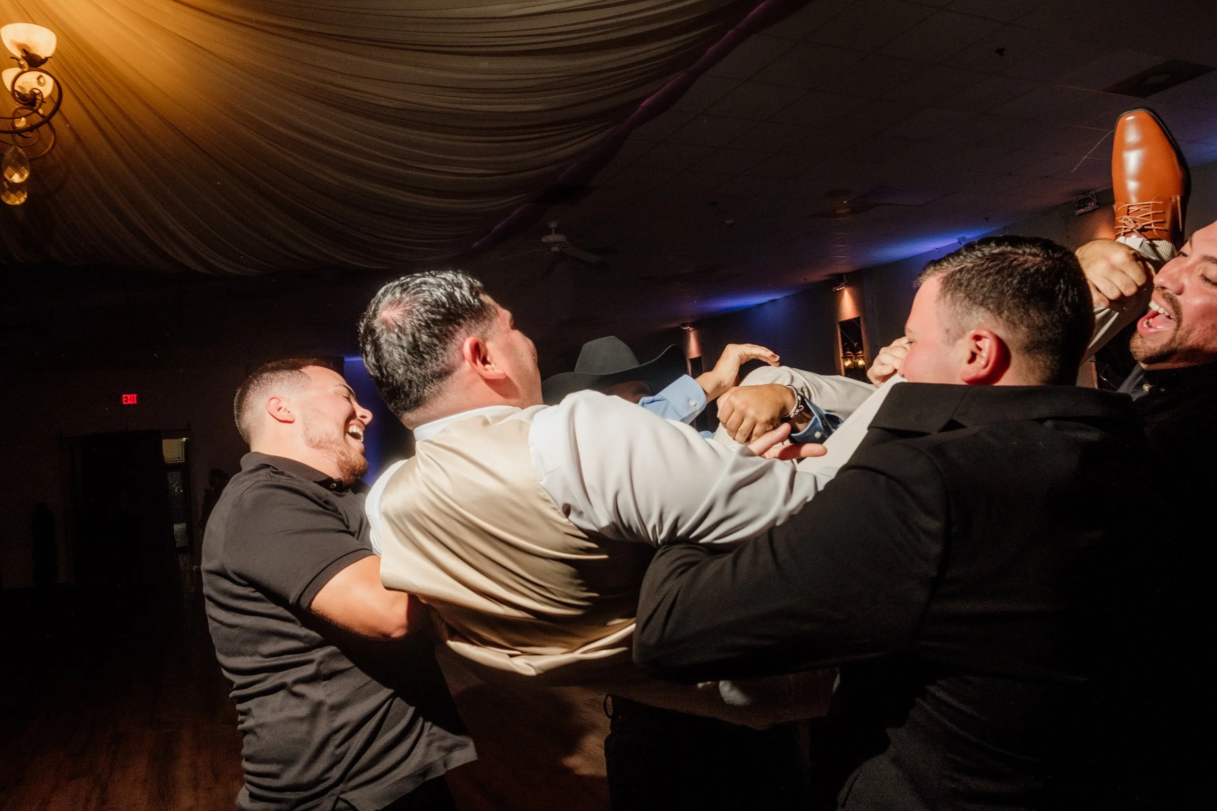 Wedding Day E+C 631.jpg