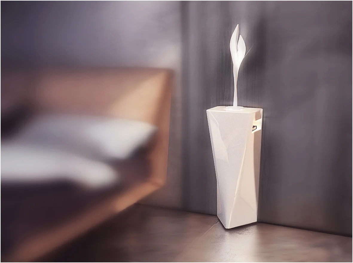 Triangular _Table_shot 1_corrected_04-s.jpg