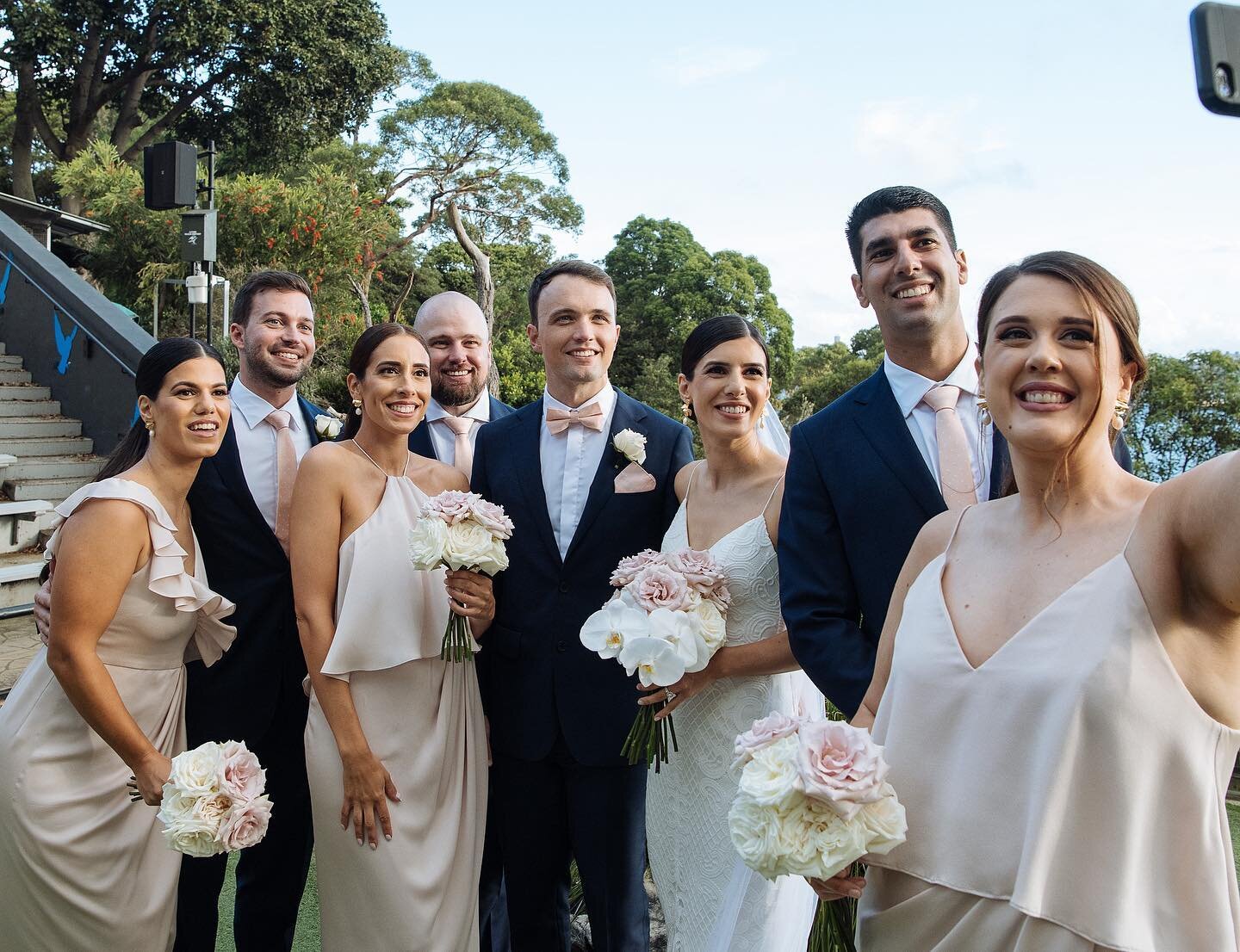 Gotta get that selfie 🤳 What a bridal party 😍@illustrophotography