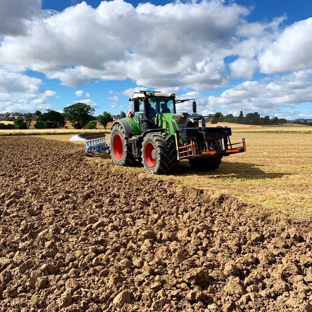 And so it begins🚜... Wheat land preparation following peas ➡️ Lime,  then subsoil out the tracks ➡️ Quadtrac and big press to form a stale seedbed and try to retain what little moisture is in the soil 🏜