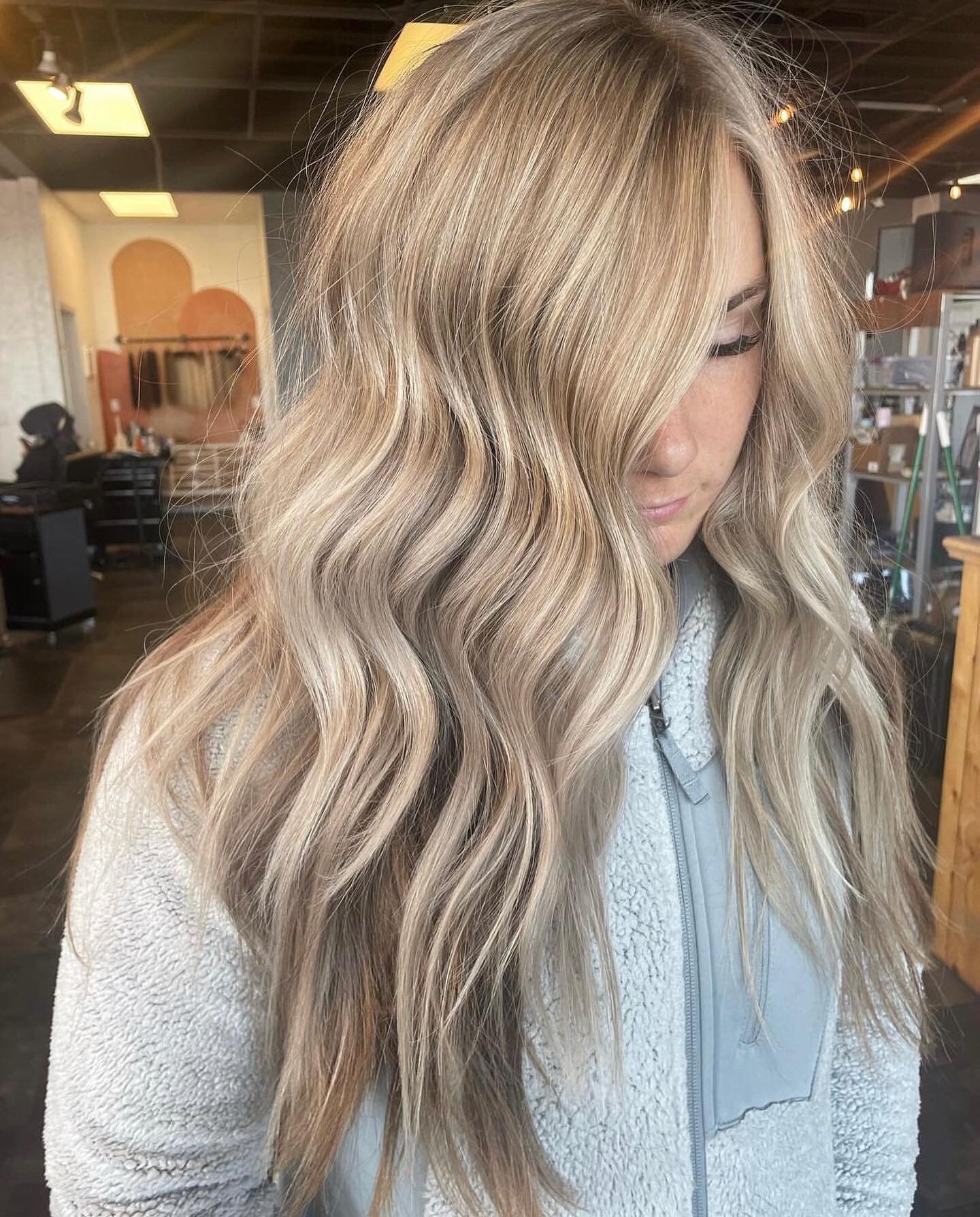 We have one color opening today, darker only, and a few haircut spots! 

Did you know we&rsquo;re open 7 days a week?

hairplayak.com to book or call 907-344-0188

💇🏼&zwj;♀️// @brianna.colorz 

#hairplayak #alaskasalon #alaska #anchoragesalon #anch