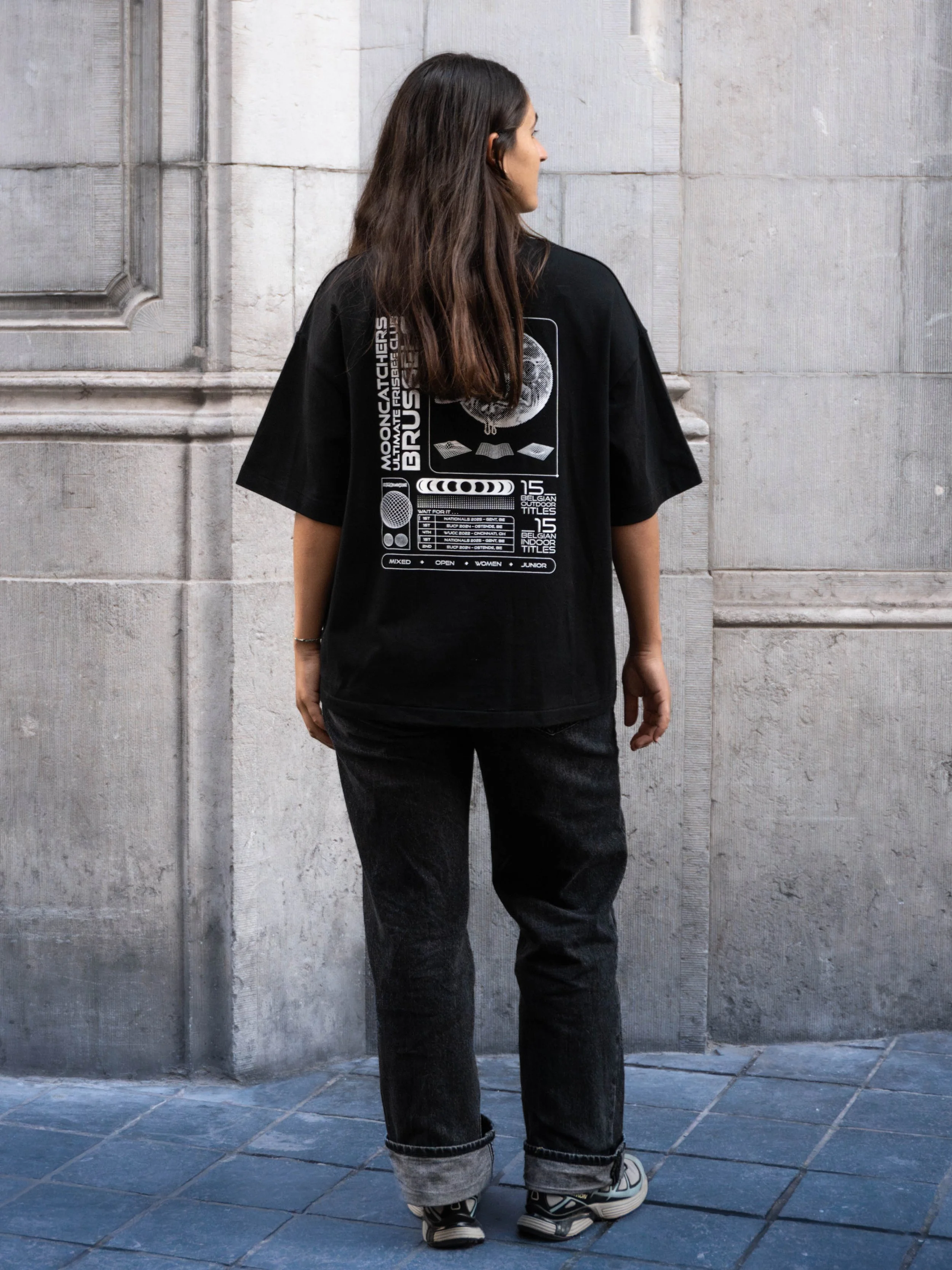 2025_Moon Merch Aeris Raymaekers02.jpg