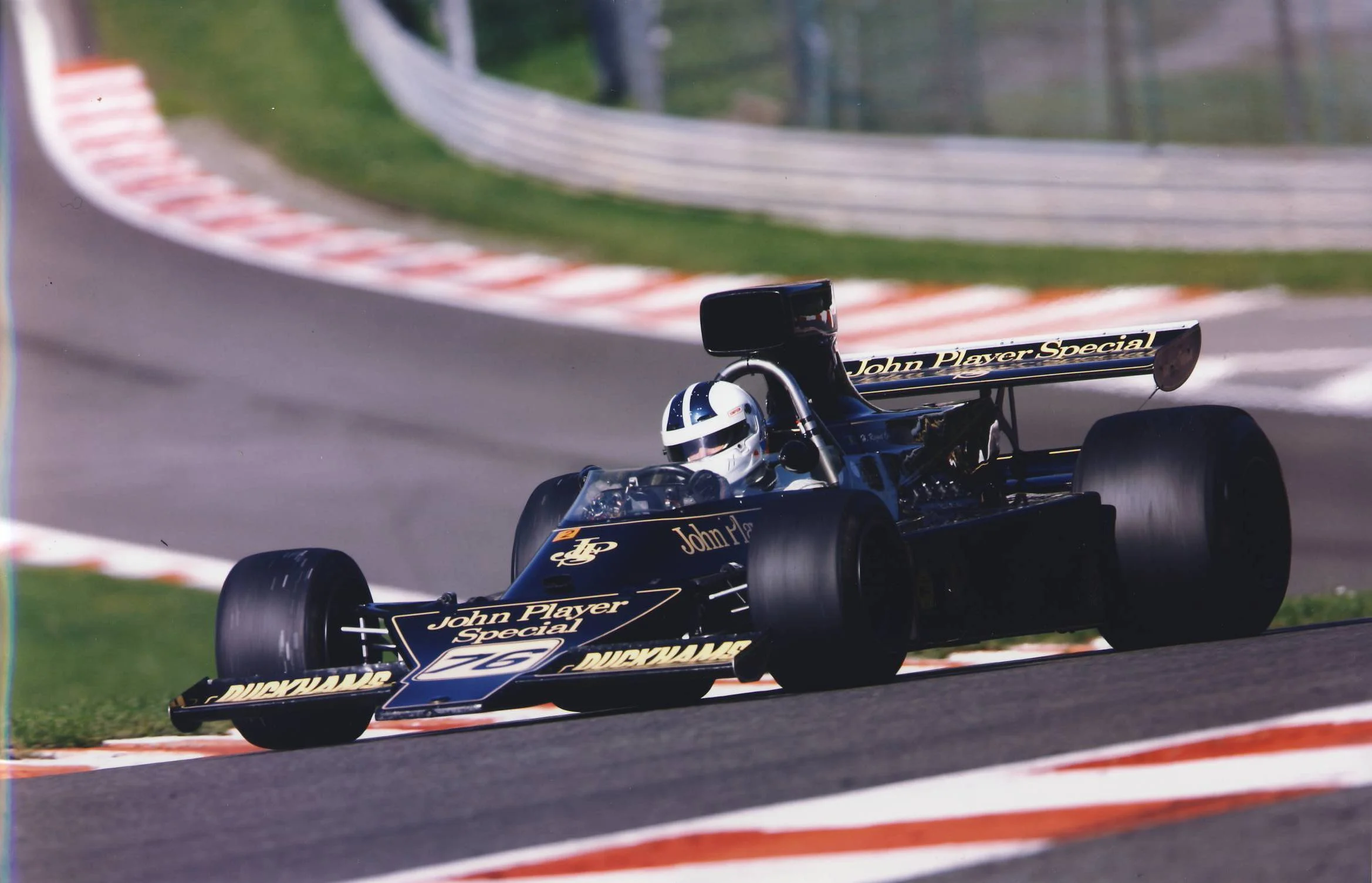 Lotus 760001.JPG