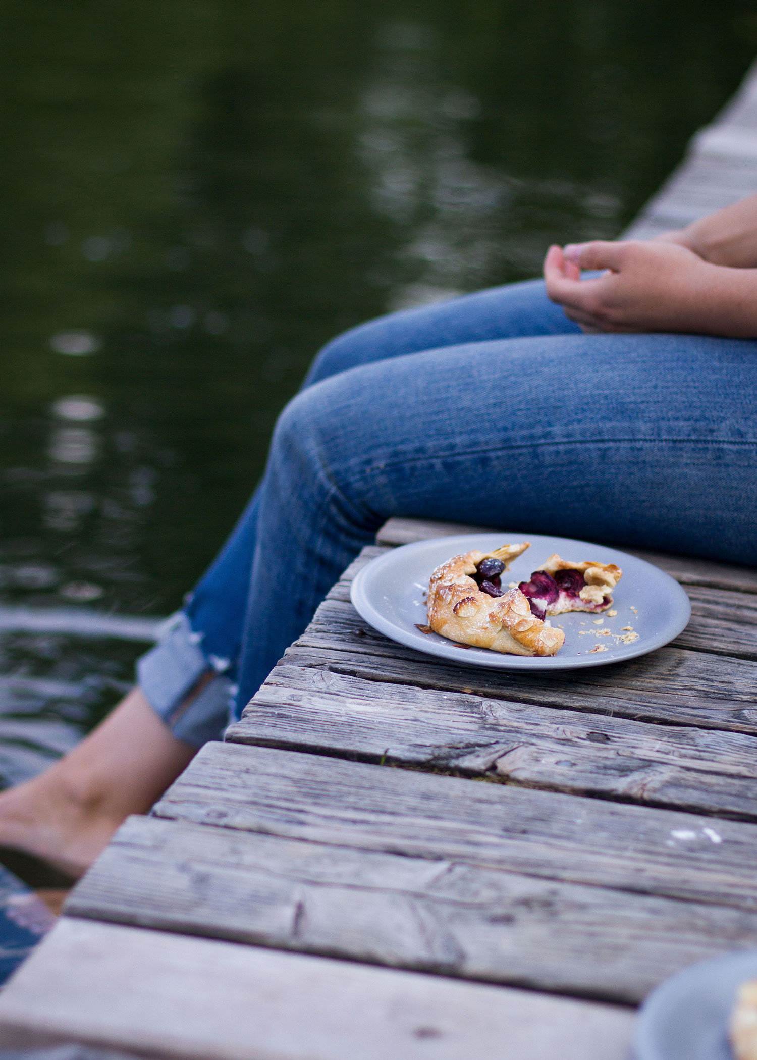 07_NOMNOM_Kirschen_Galette.jpg