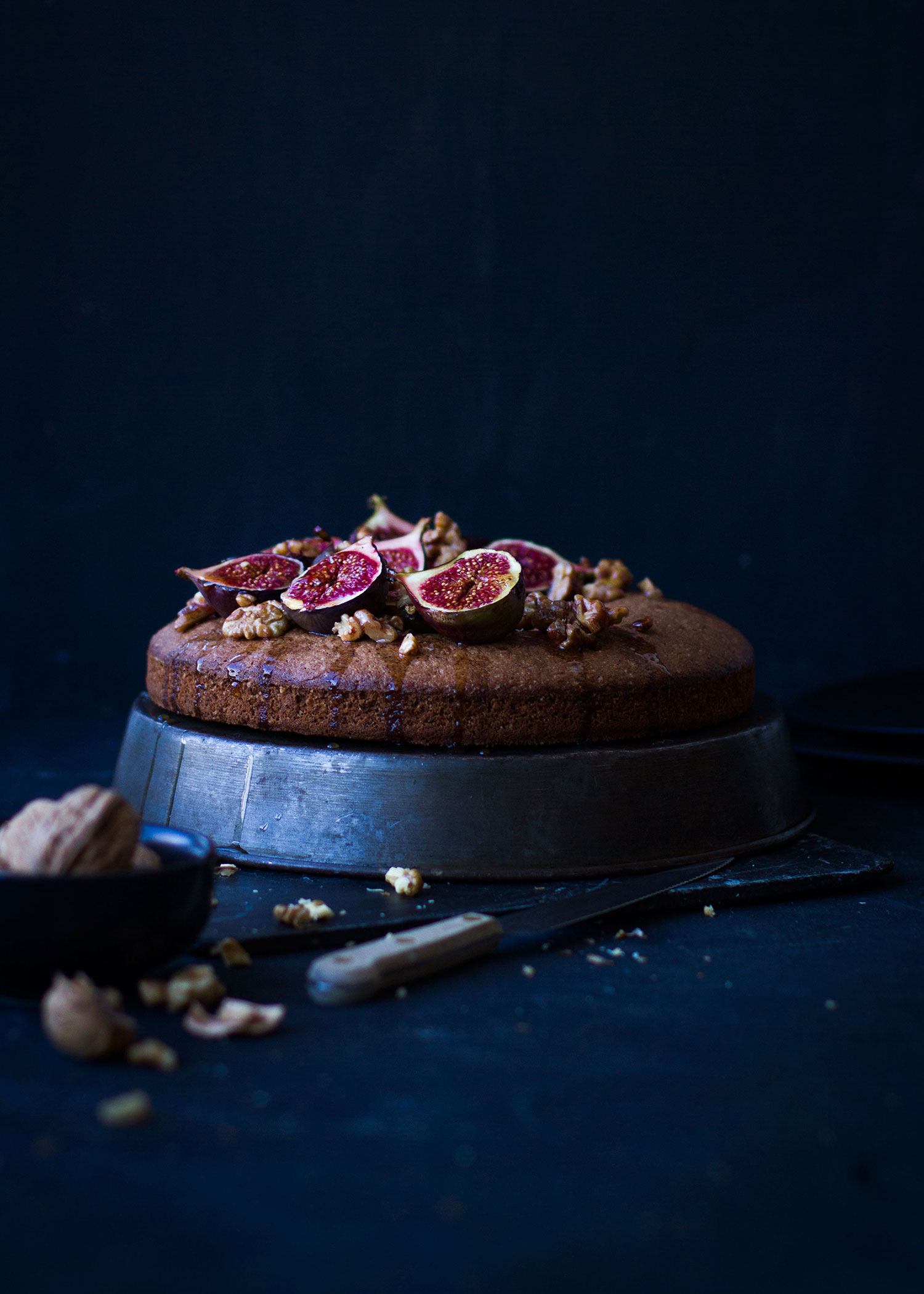 05_NOMNOM_Baumnusskuchen_mit_Marsala_Feigen.jpg