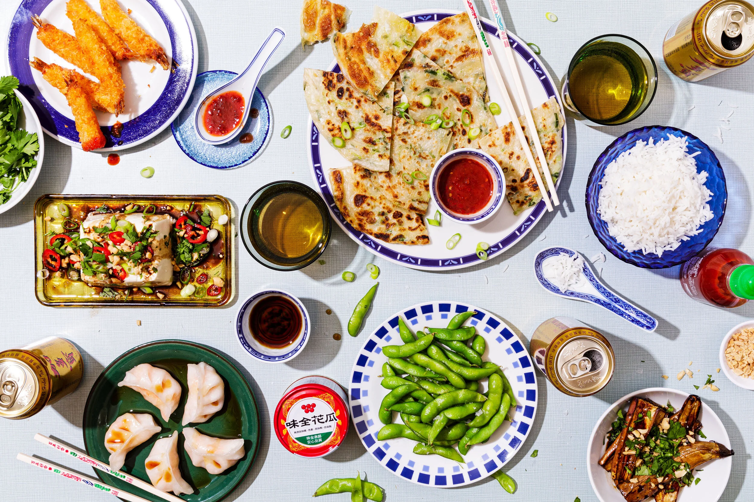 02_NOMNOM_asian-table.jpg