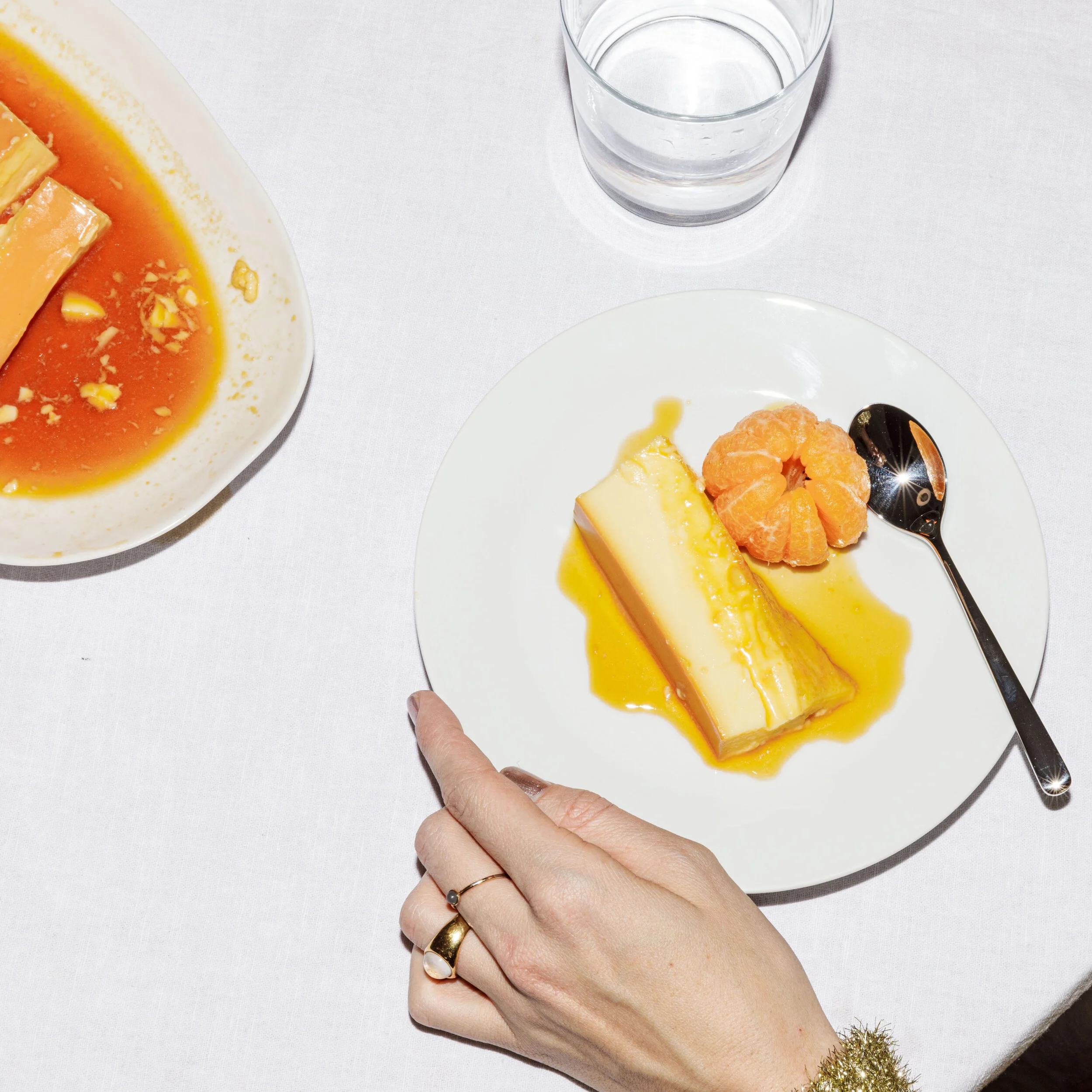Caramel-Flan mit beschwipsten Mandarinen