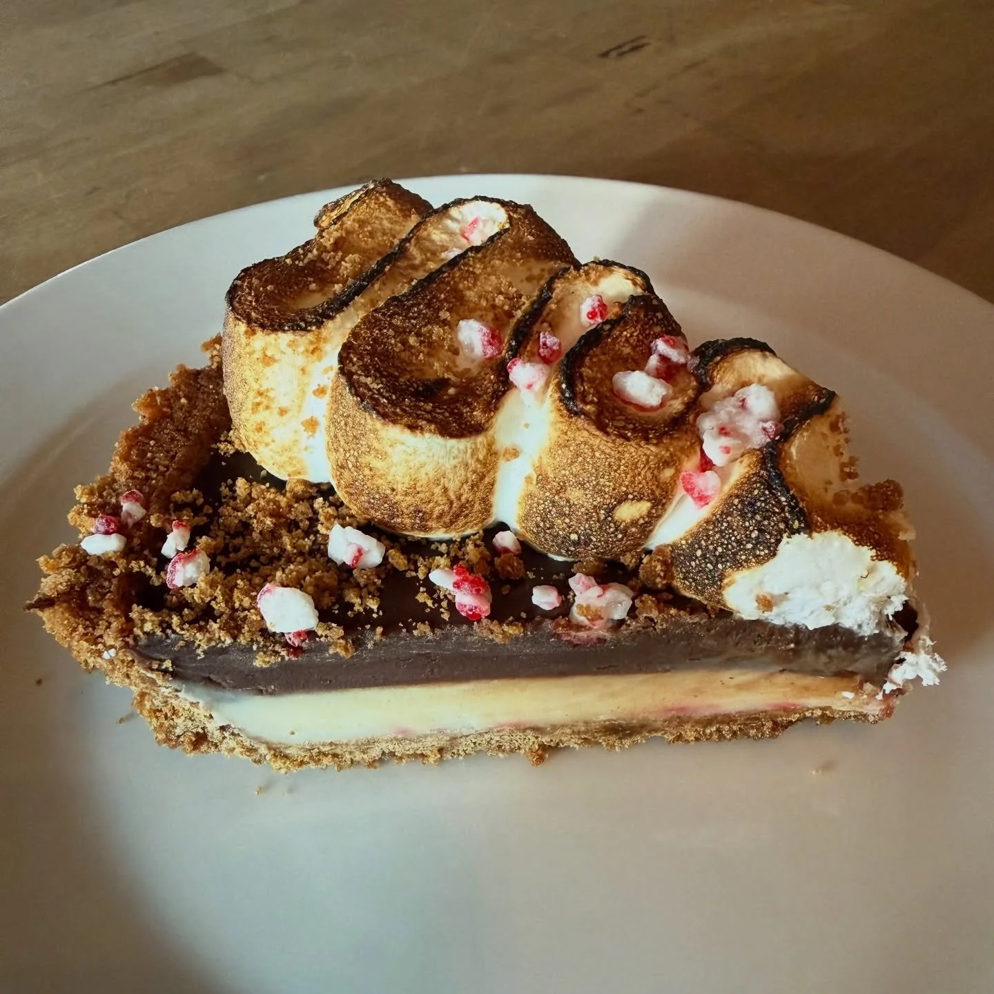 Save room for dessert!  On the menu: Candy Cane S&rsquo;mores or Apple Cranberry from our pals at @bangbangpie 🤤