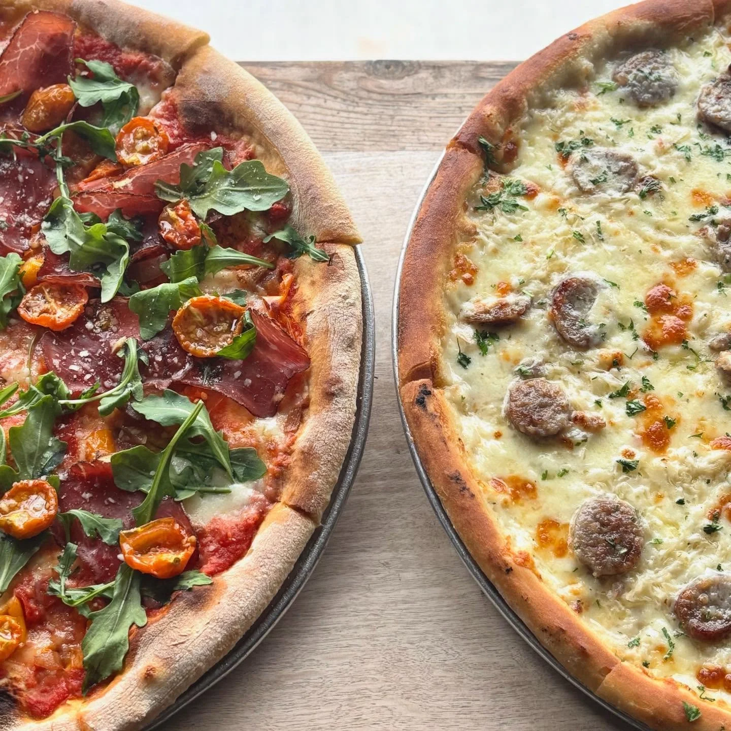 🏈 Bears v Packers showdown at Reno!  Get the Ditka and/or the Lambeau for the big game tonight! 
🧡 💙The Ditka: Bresaola, confit roasted cherry tomatoes, sweet peppers, smoked onions, arugula, red sauce, parmesan, mozzarella

💚💛 The Lambeau: John