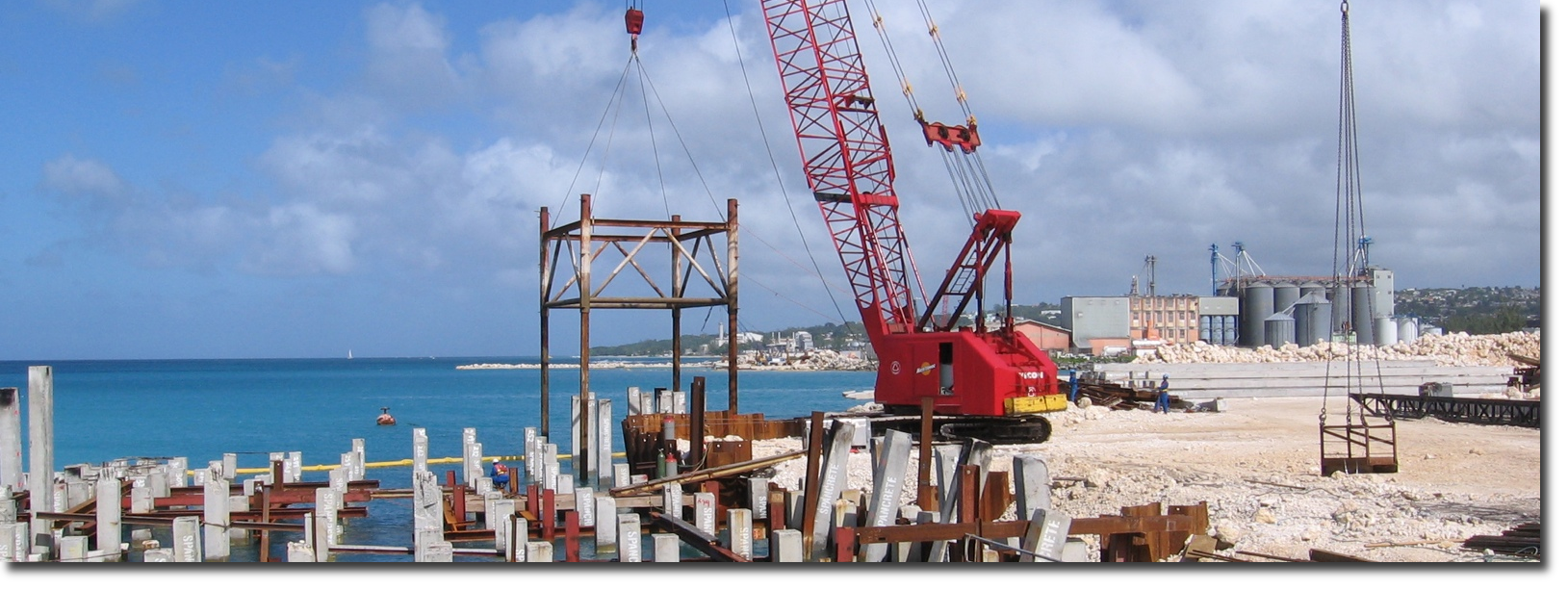 "La diferencia entera entre la construcción y la creación es exactamente ésta: que una cosa construida puede ser amada solamente después de que se construya; pero una cosa creada, se ama antes de que exista." -Charles Dickens.