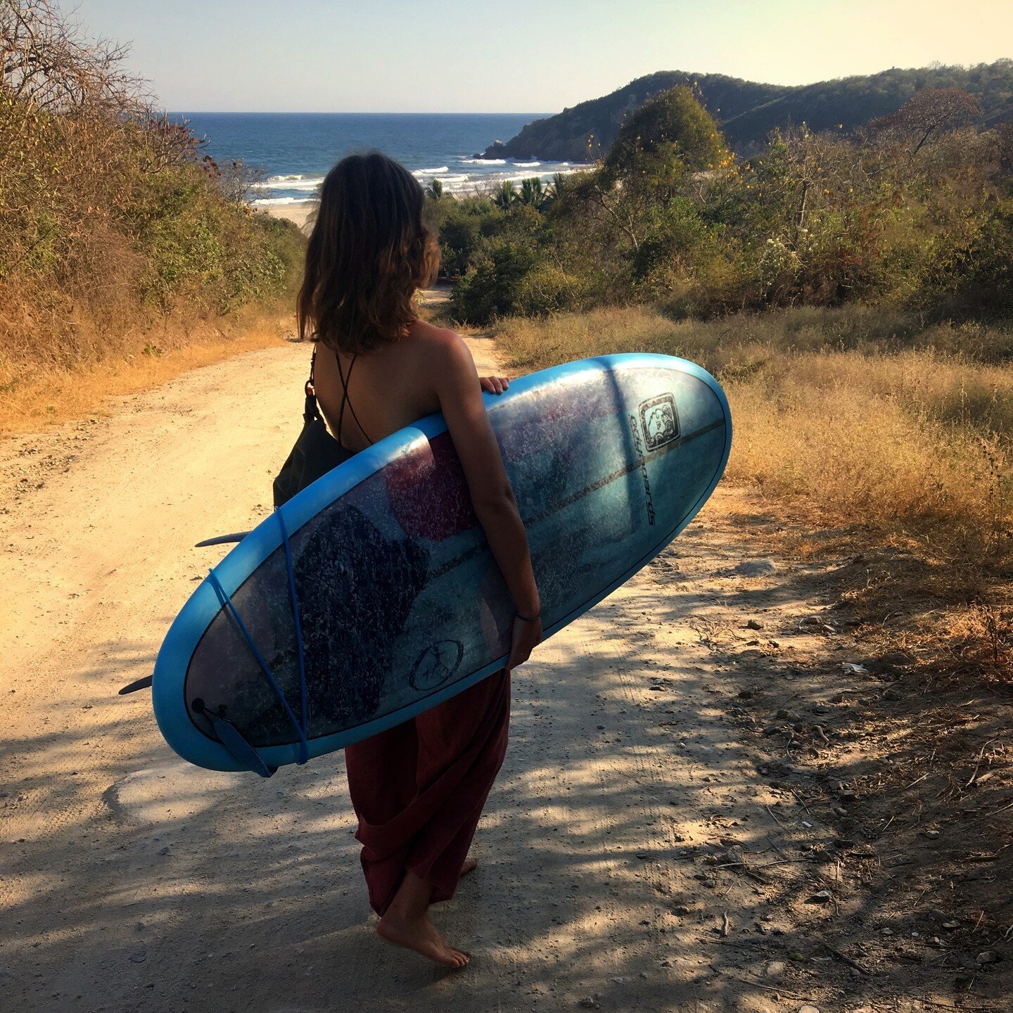Waves + Surfboard = Paradise⁠
@wrglbrmft ⁠
@lenerosa ⁠
#H5O #Mexico #Odyboards #Oaxaca