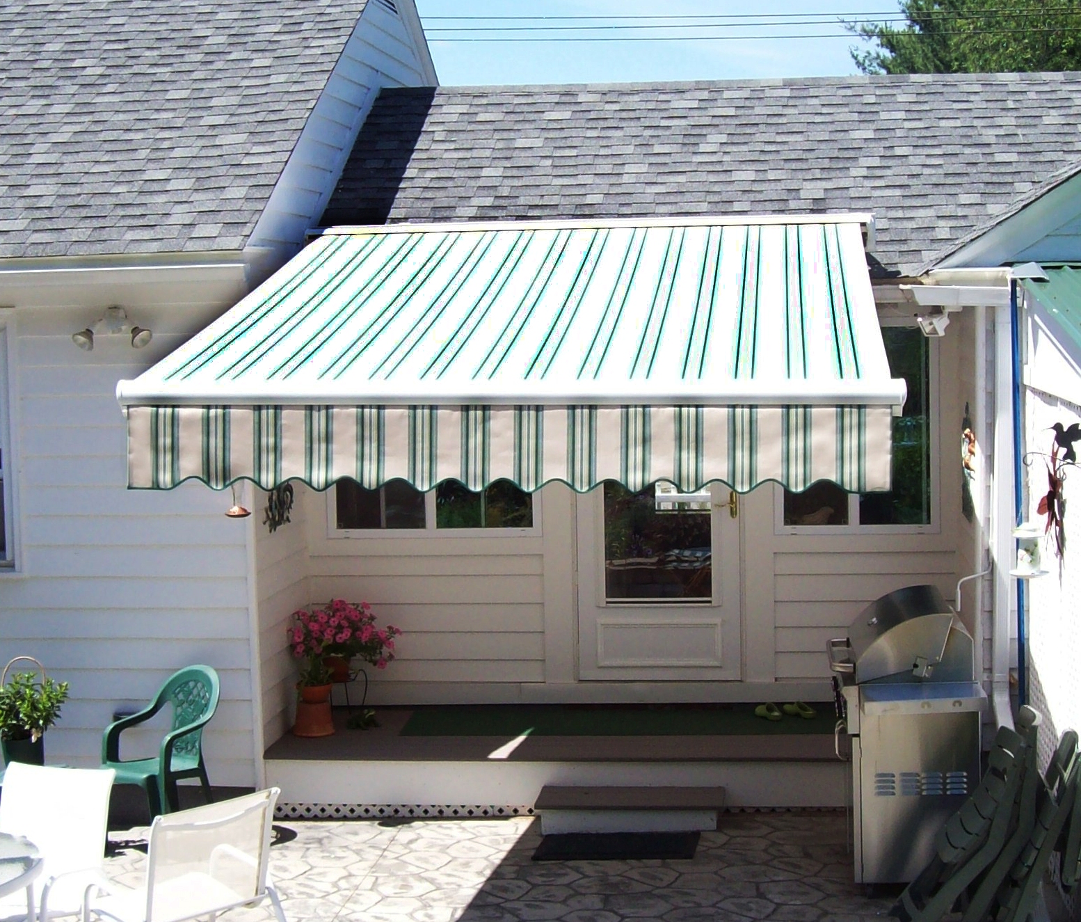 Keene, NH - Retractable Awning