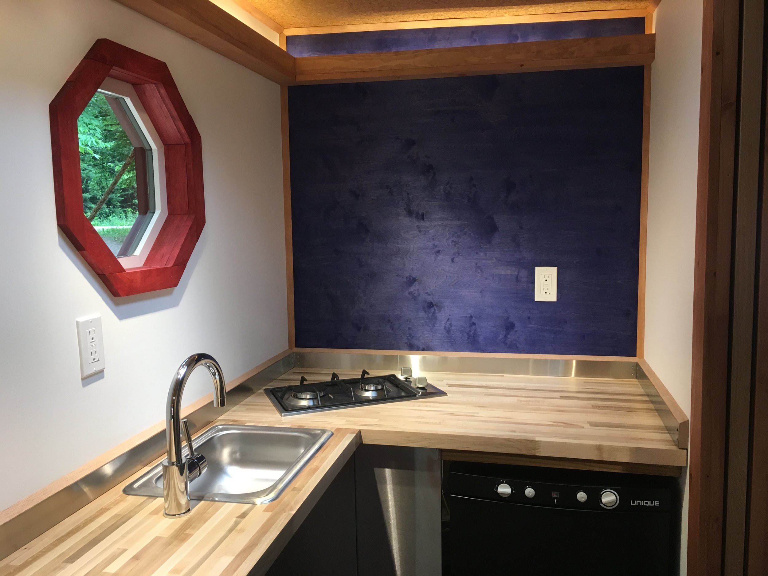 WhirlyHouse_kitchen.jpg
