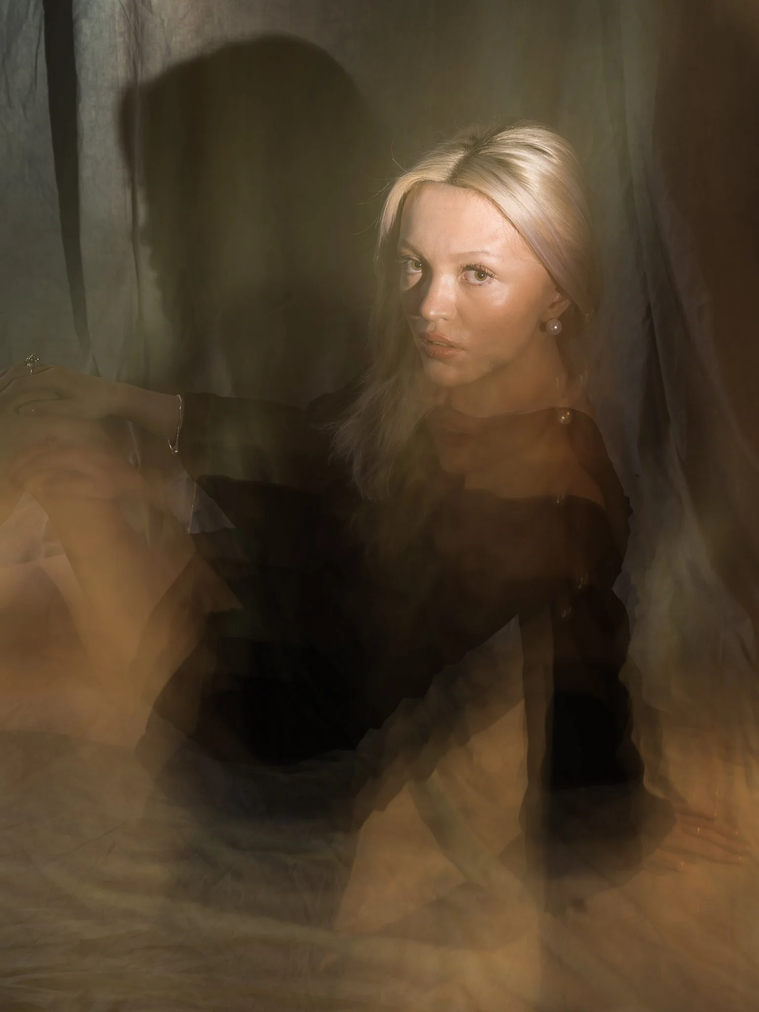 Hemsida Studio Portraits Vertical (23 of 40).jpg