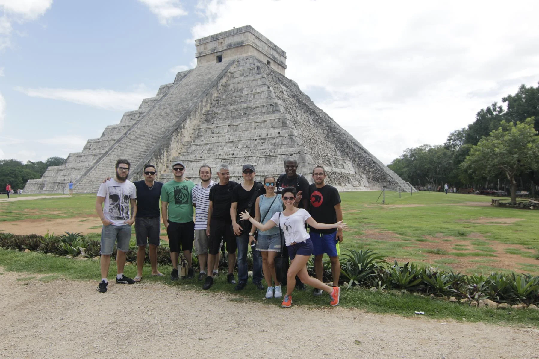 Most of the band and crew at the Chichén Itzá