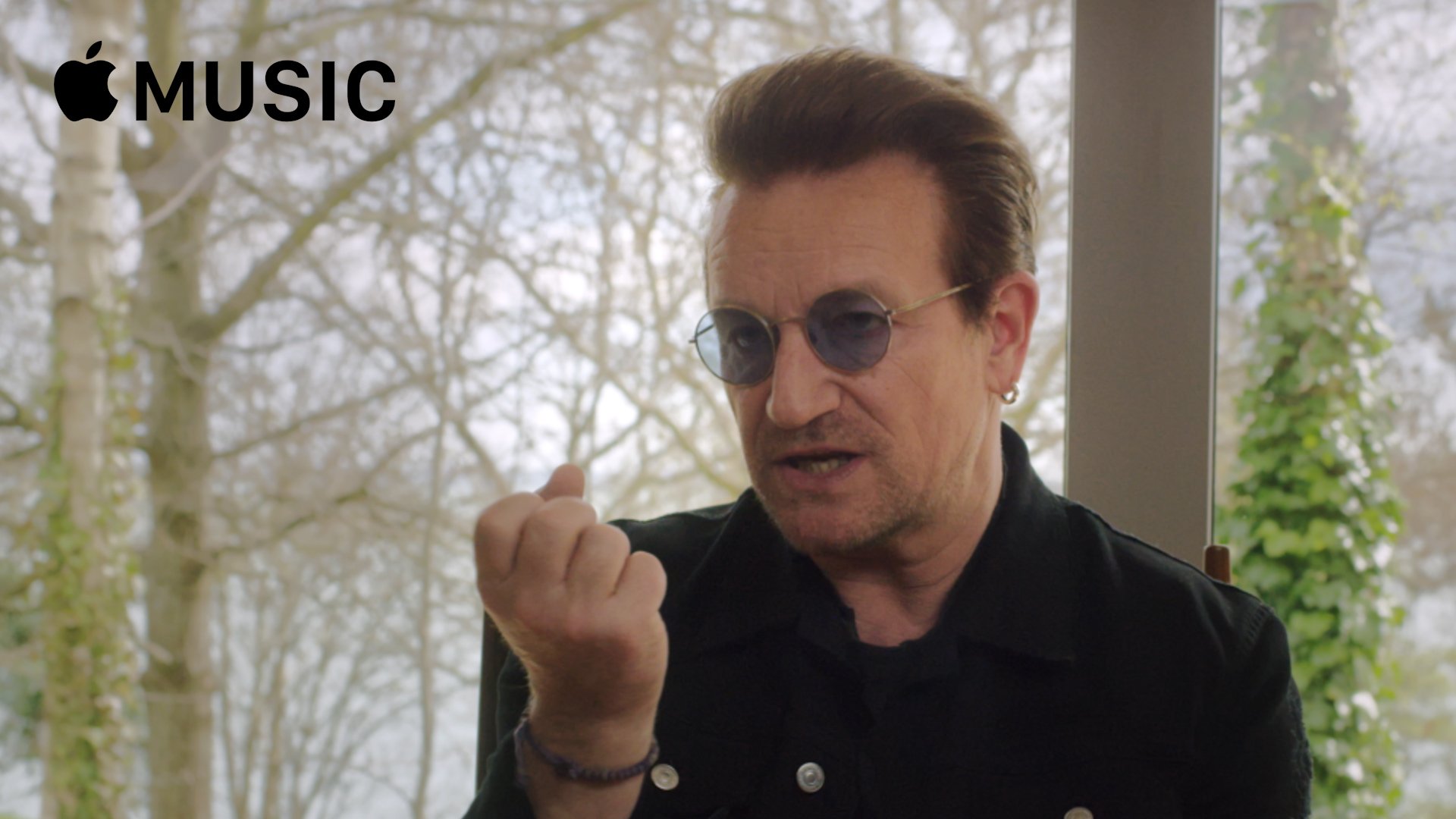 bono apple.jpg