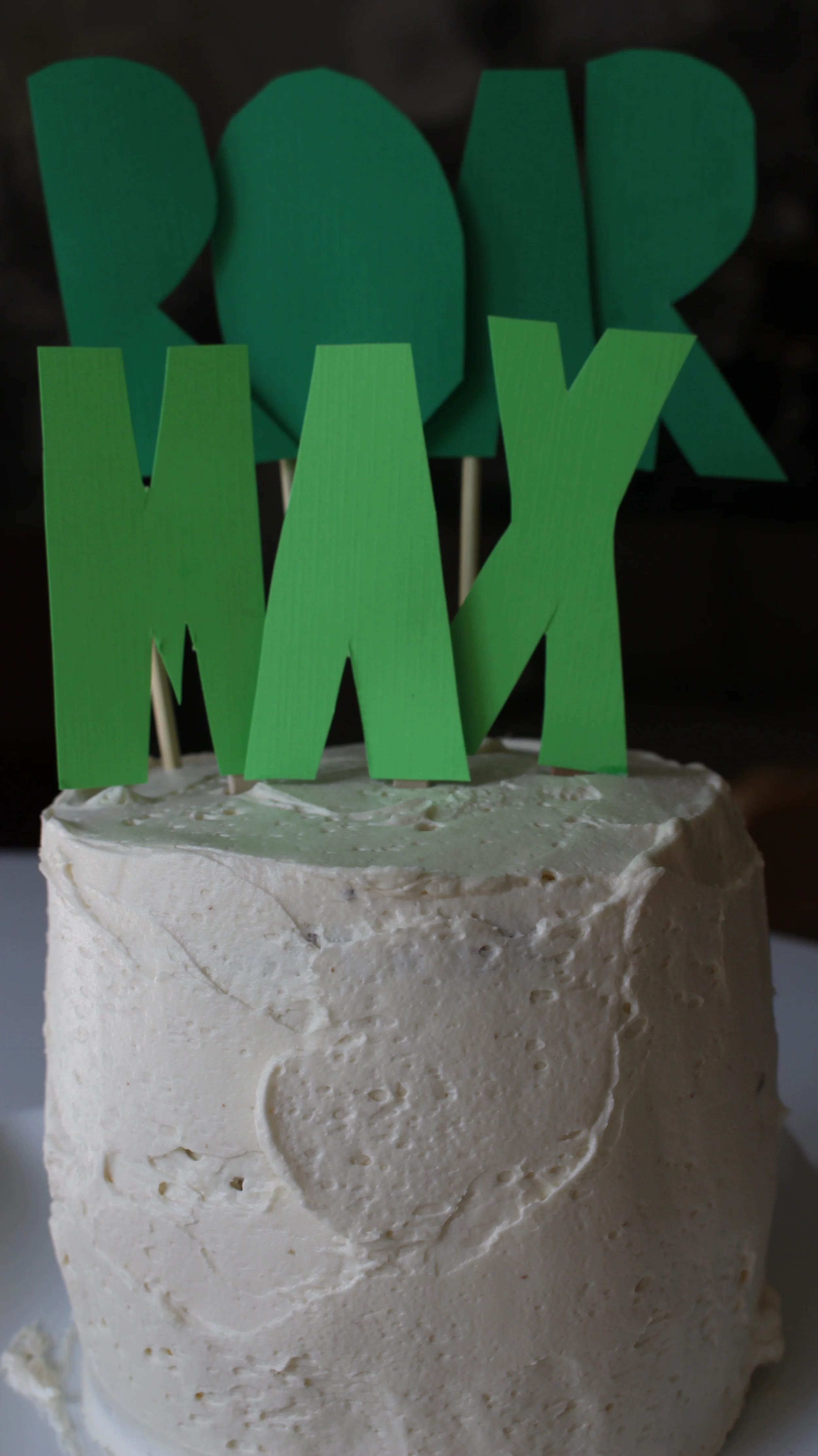 Smash cake! #Moderdino #dinosaurs #firstbirthday #dinobirthdayparty #kidsbirthday #meandthemoose