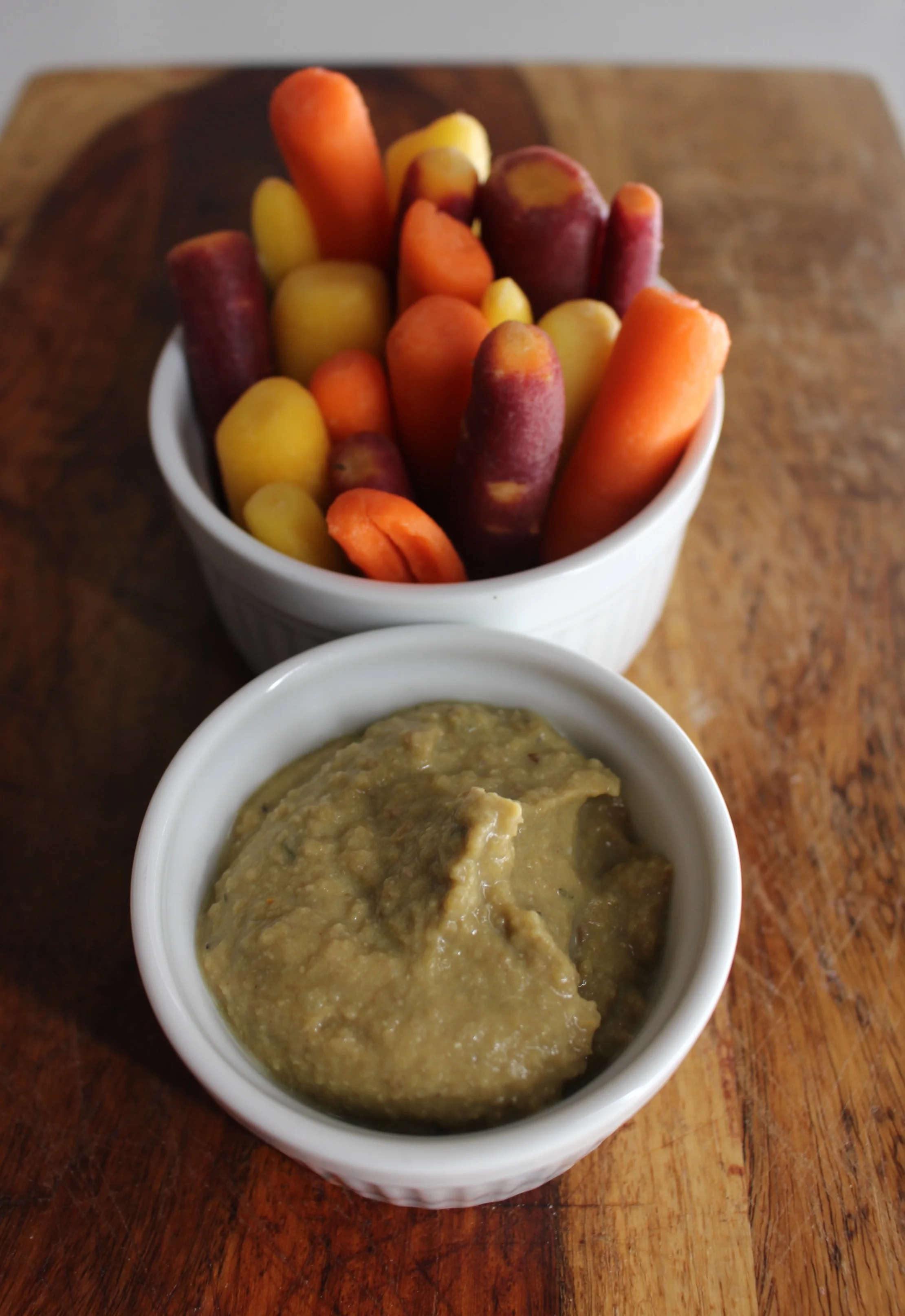 Spiced lentil coconut puree | Me & The Moose. This homemade baby puree is a full meal for older babies, a hearty toddler snack in a pouch or as a dip with crackers and carrots, or thinned out with stock for a kid and grownup soup. #meandthemoose #soup #puree #lentils #coconut #chicken #uniquebabypuree #homemadebabyfood #proteinforkids