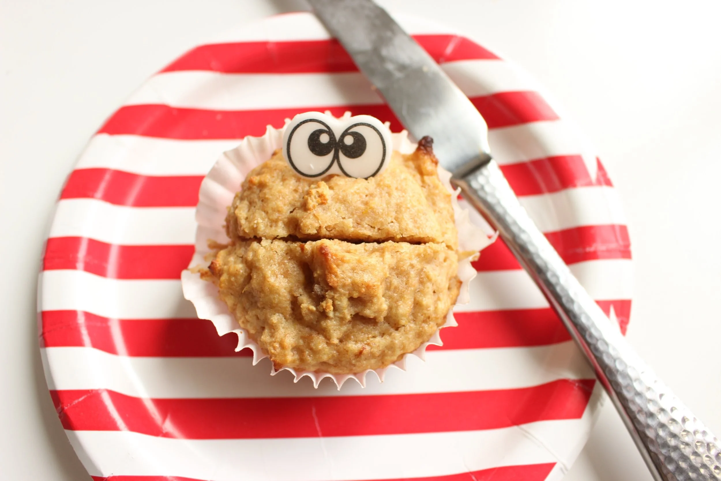 Honey, lemon, and ginger spelt muffins | Me & The Moose. These soothing muffins are healthier than the average morning treat because they contain no white flour and are sweetened with honey. #meandthemoose #muffinrecipes #healthymuffins #speltflourmuffins #lowerglutenrecipes #ancientgrainsrecipes #breakfast #breakfastrecipes #healthybaking #healthybakingrecipes